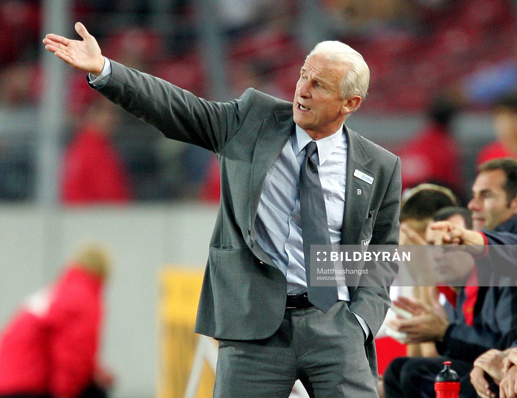 Giovani Trapattoni, tränare, Stuttgart.