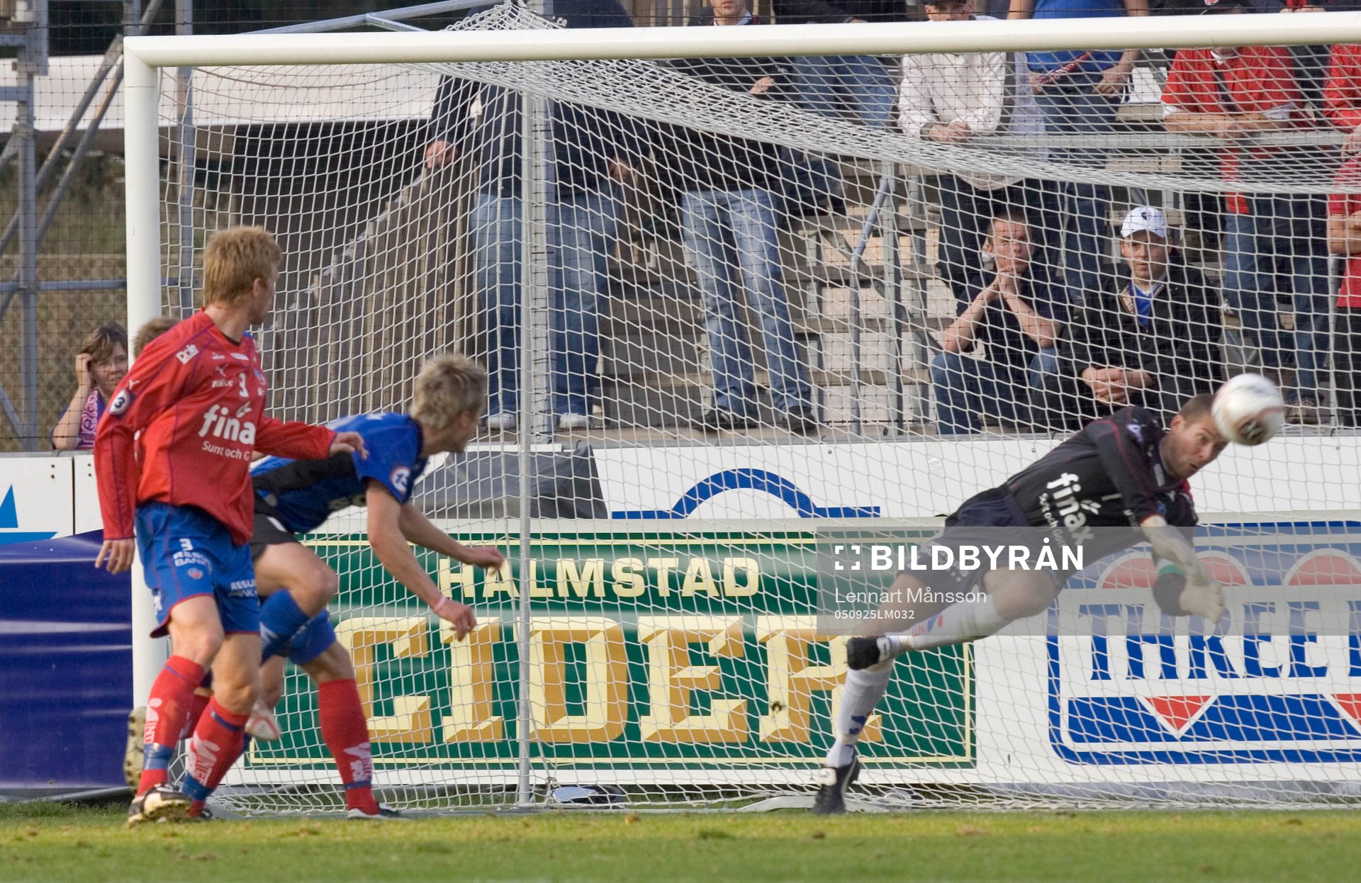 1-0, Gunnar Heidar Thorvaldsson bakom Daniel Andersson