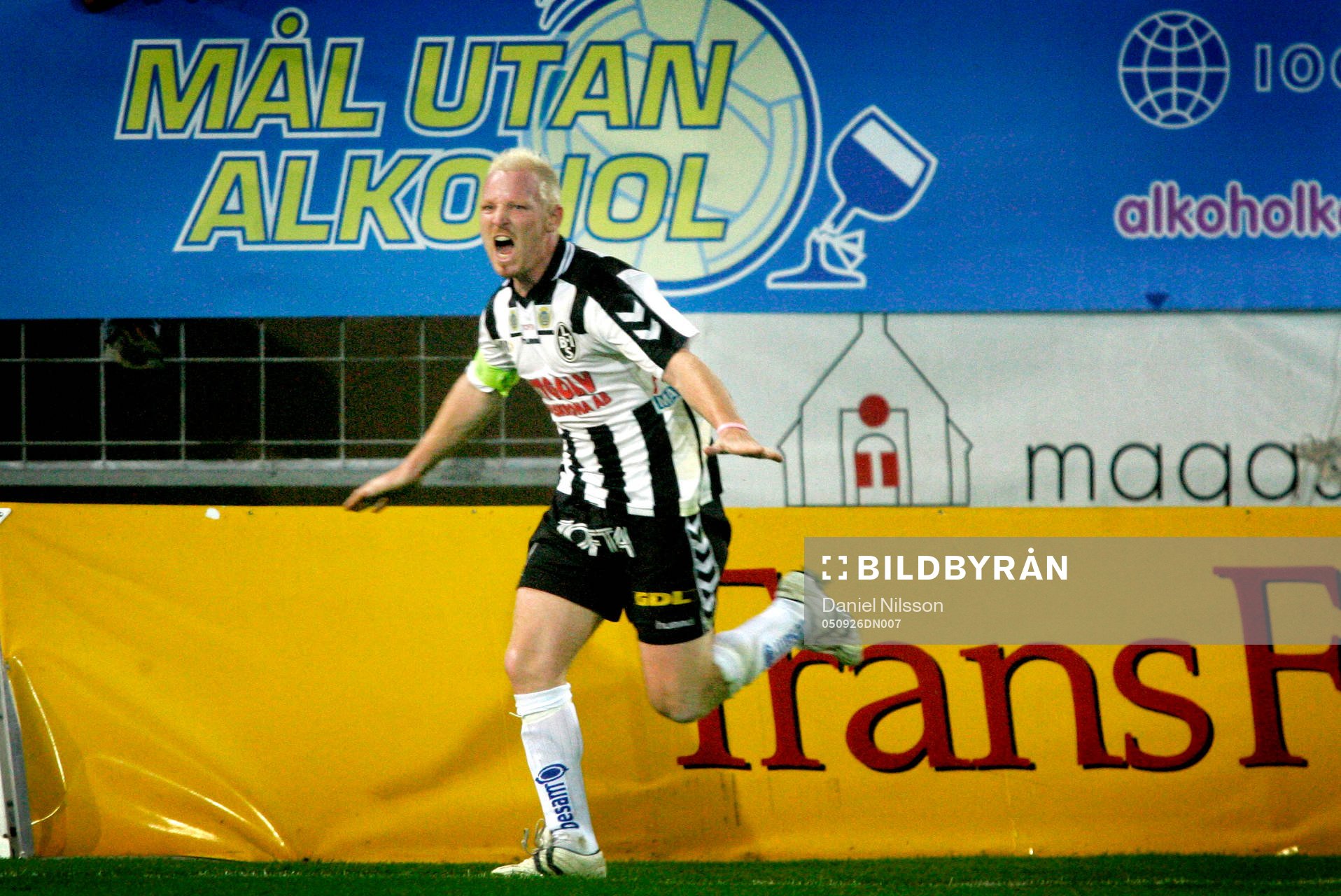 Jörgen Pettersson, Landskrona, gjorde 1-0 målet. Jubel