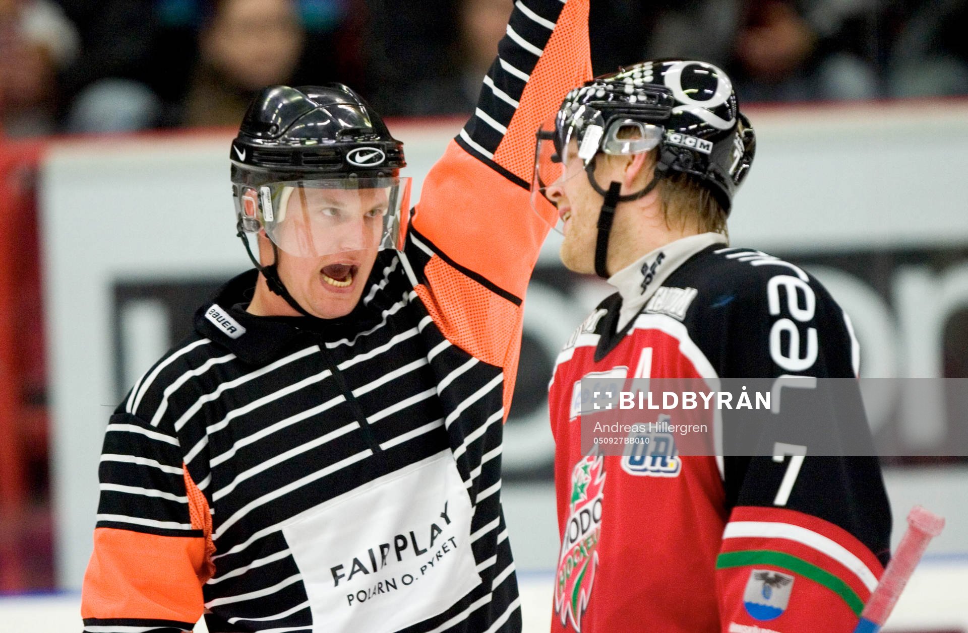 Domare Harald Vinnerborg höjer rösten mot Jesper Damgaard