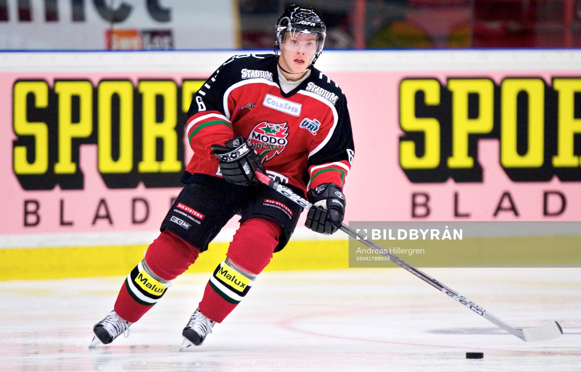Tobias Engström, Modo