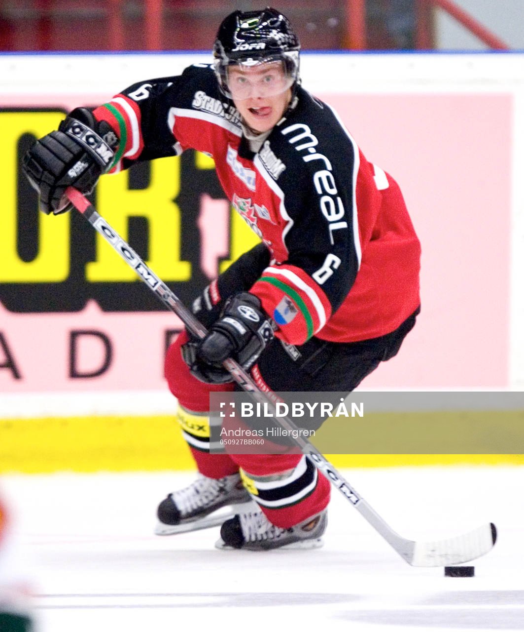 Tobias Engström, Modo
