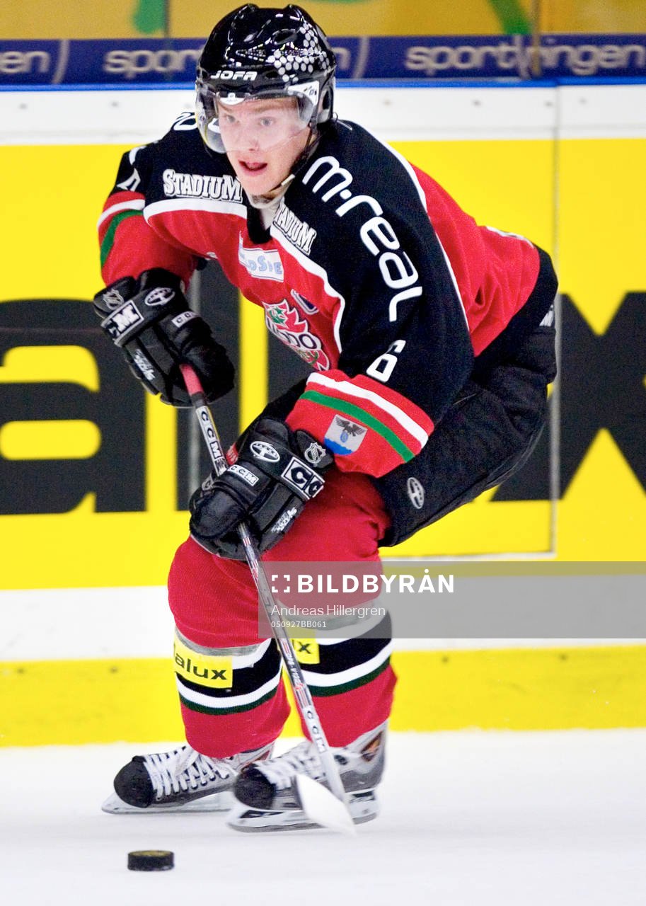 Tobias Engström, Modo