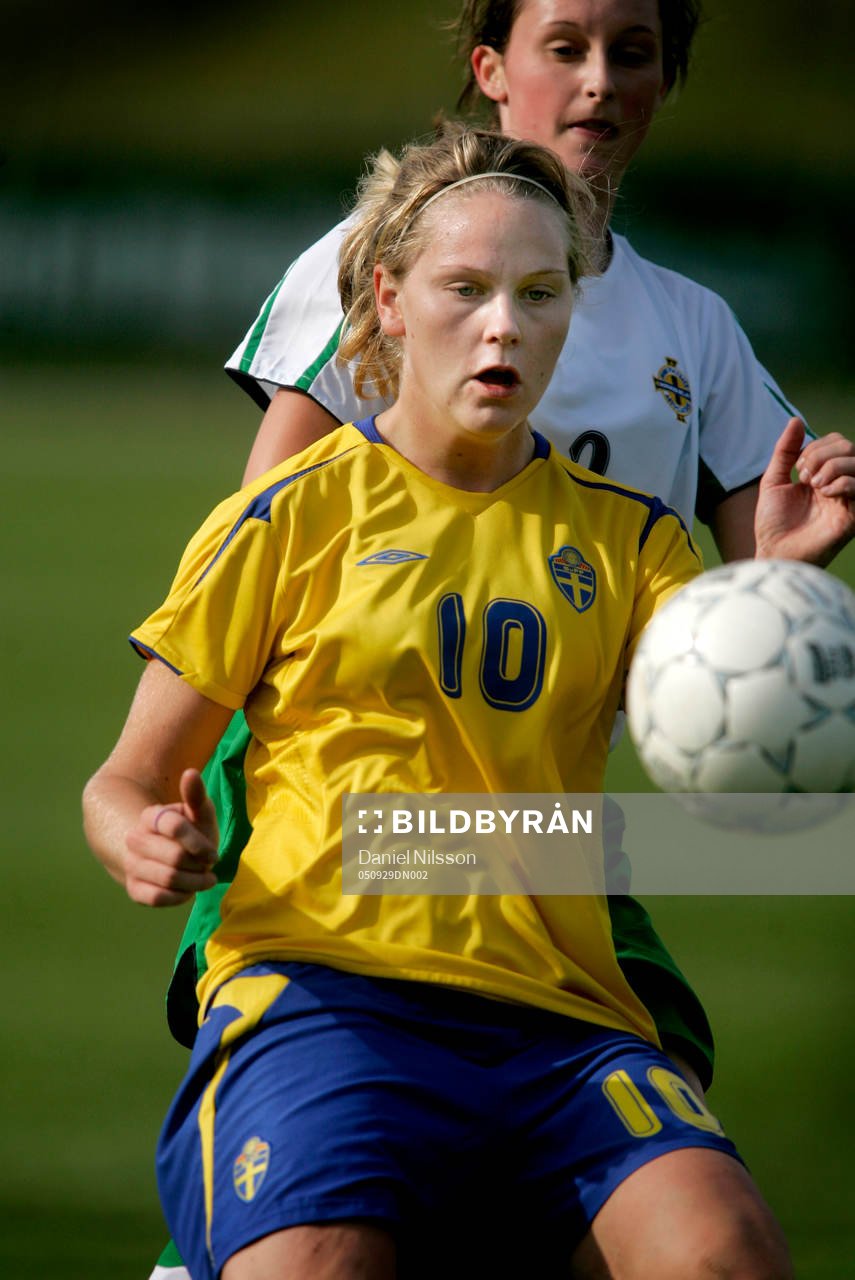 Lisa Dahlkvist, Sverige