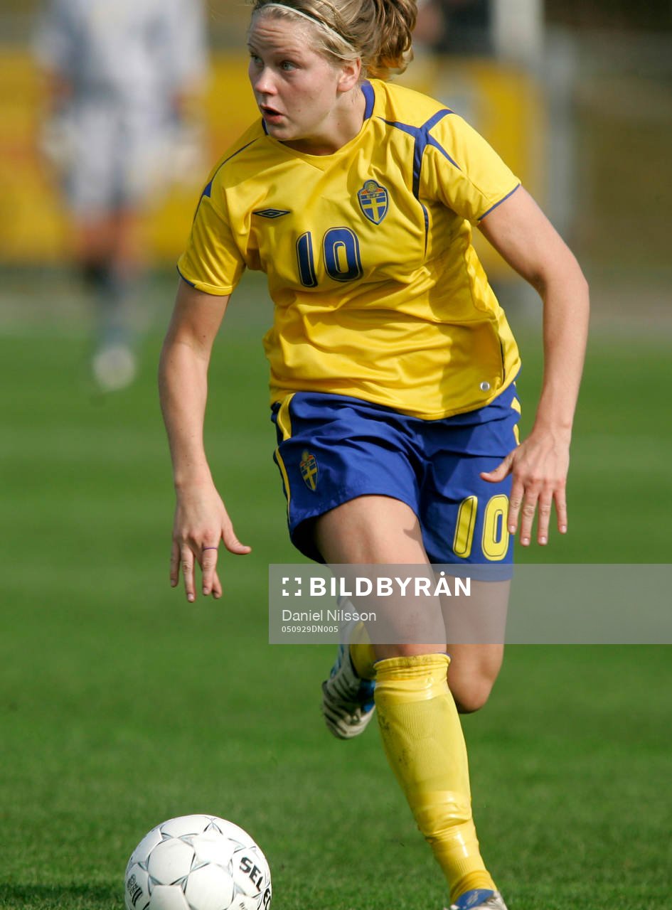 Lisa Dahlkvist, Sverige