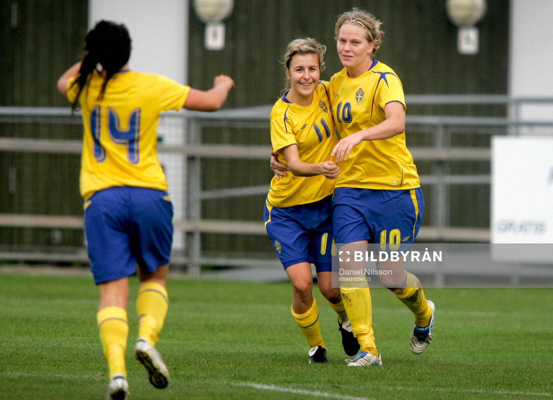 Josefin Johansson (14) och Johanna Andersson och Lisa