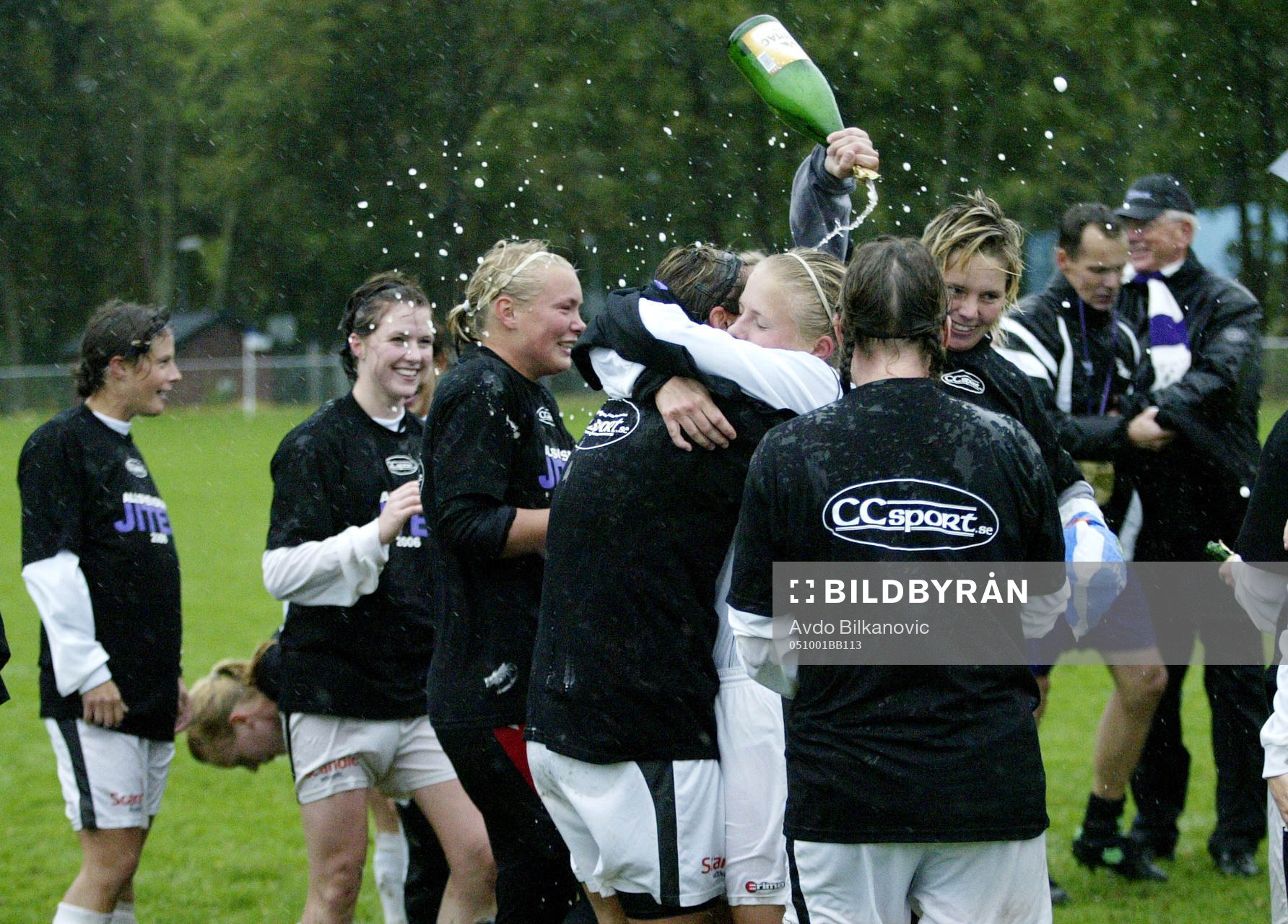  Jitex jubel, glädje, champagne. Klara för allsvenskan.