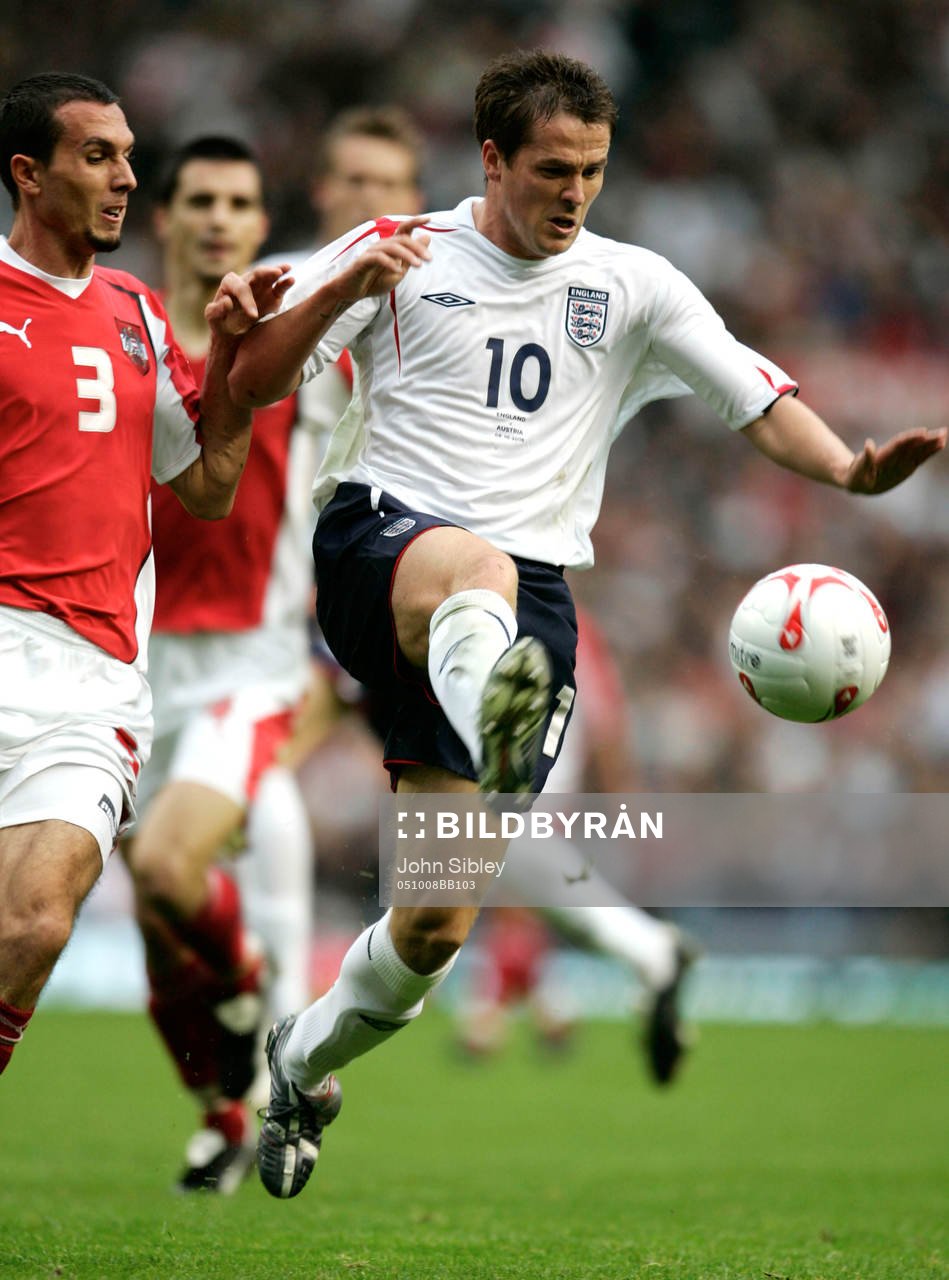   Michael Owen, England och  Martin Stranzl, Österrike.