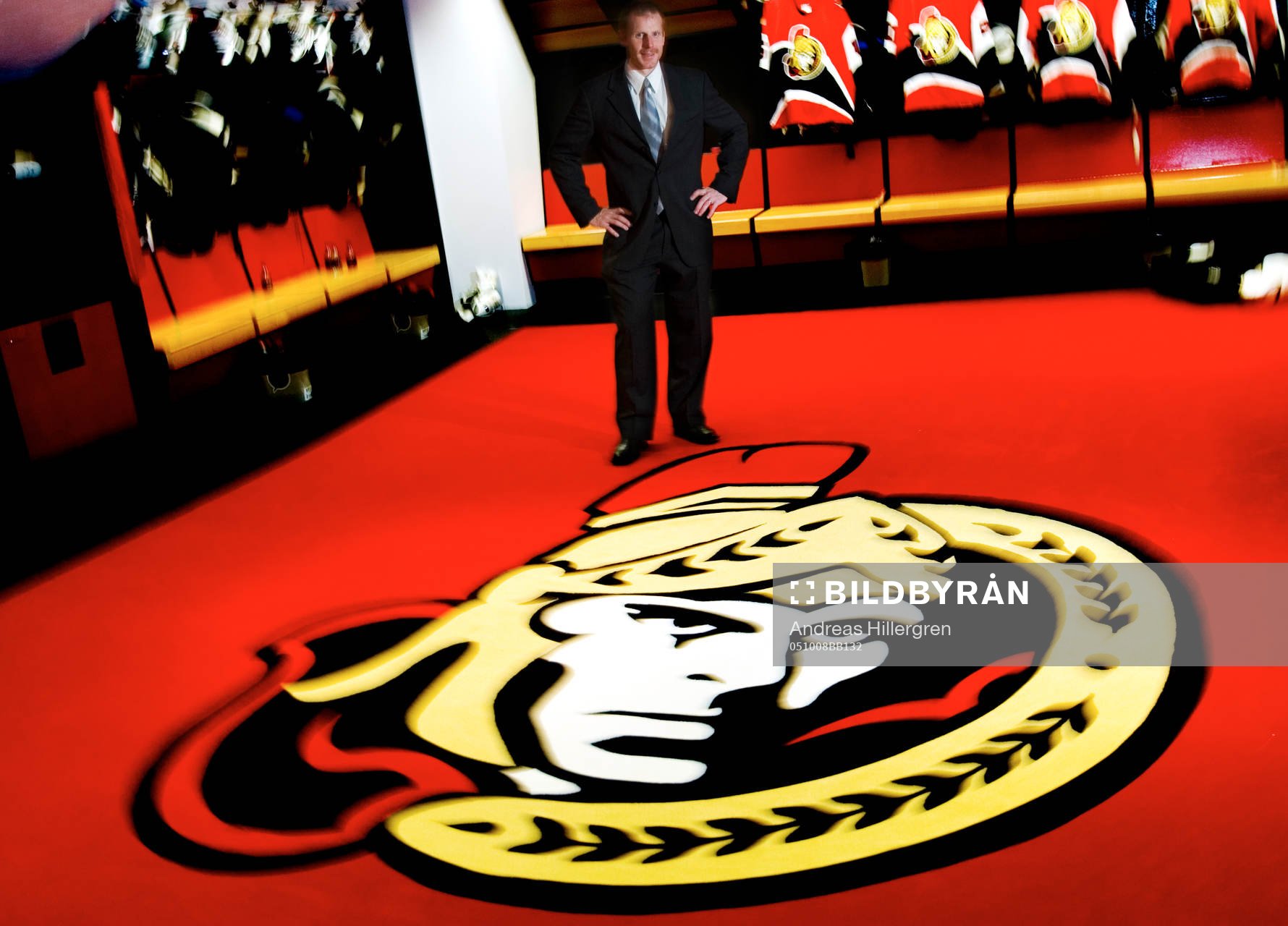 Daniel Alfredsson, i omklädningsrummet i Corel Center