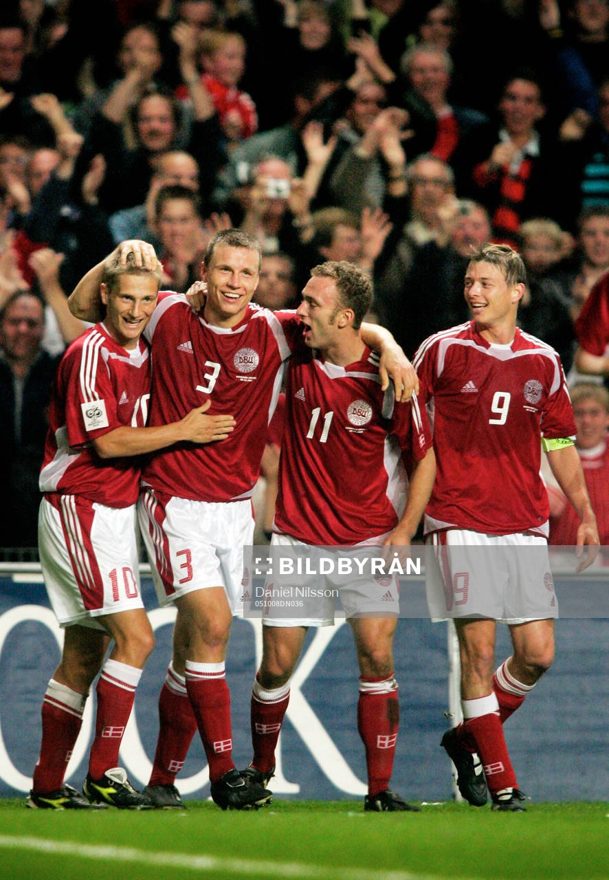 Danmarks nummer 3 Michael Gravgaard gjorde 1-0. Jubel med