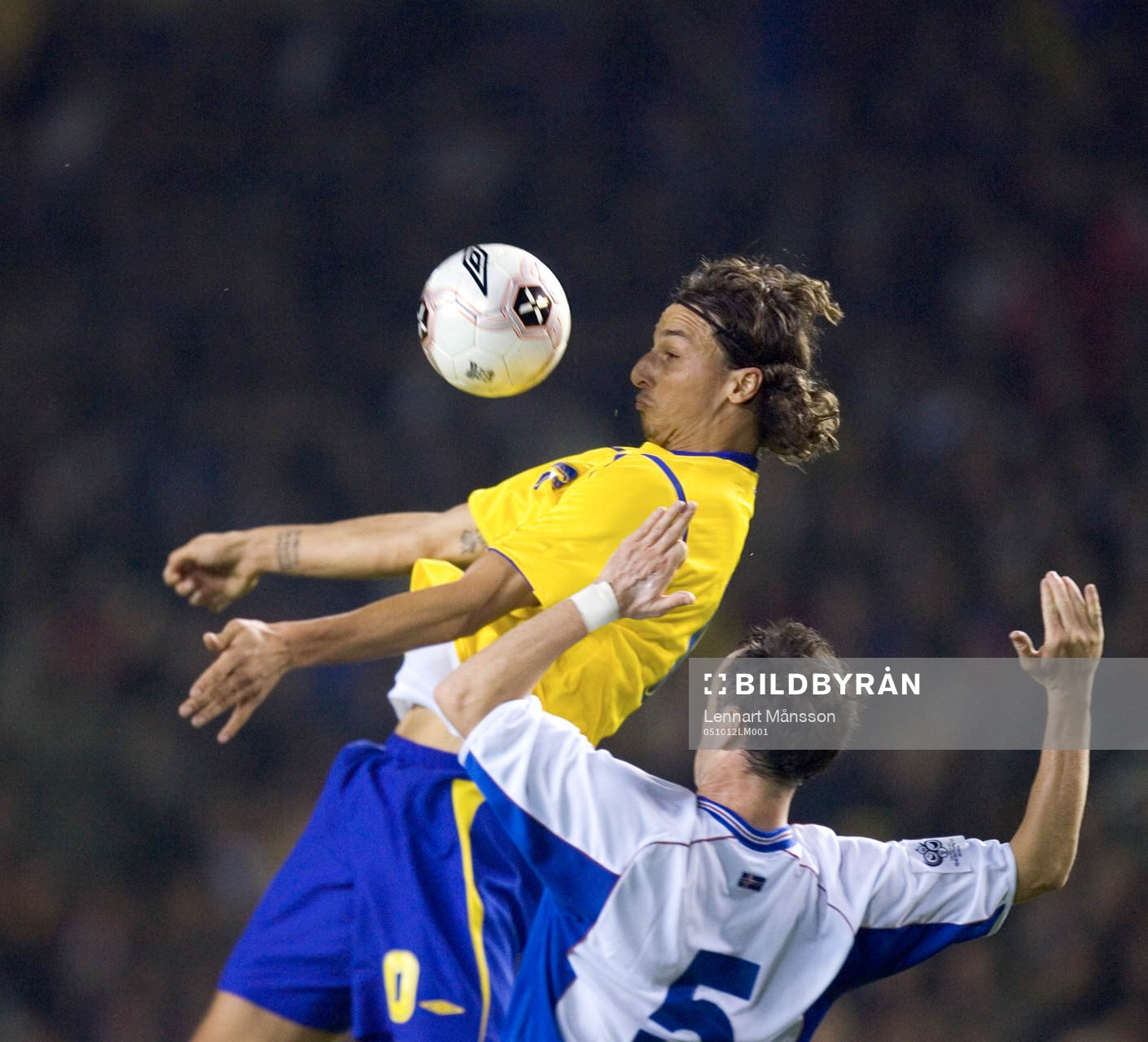 ZLATAN IBRAHIMOVIC TAR NER BOLLEN