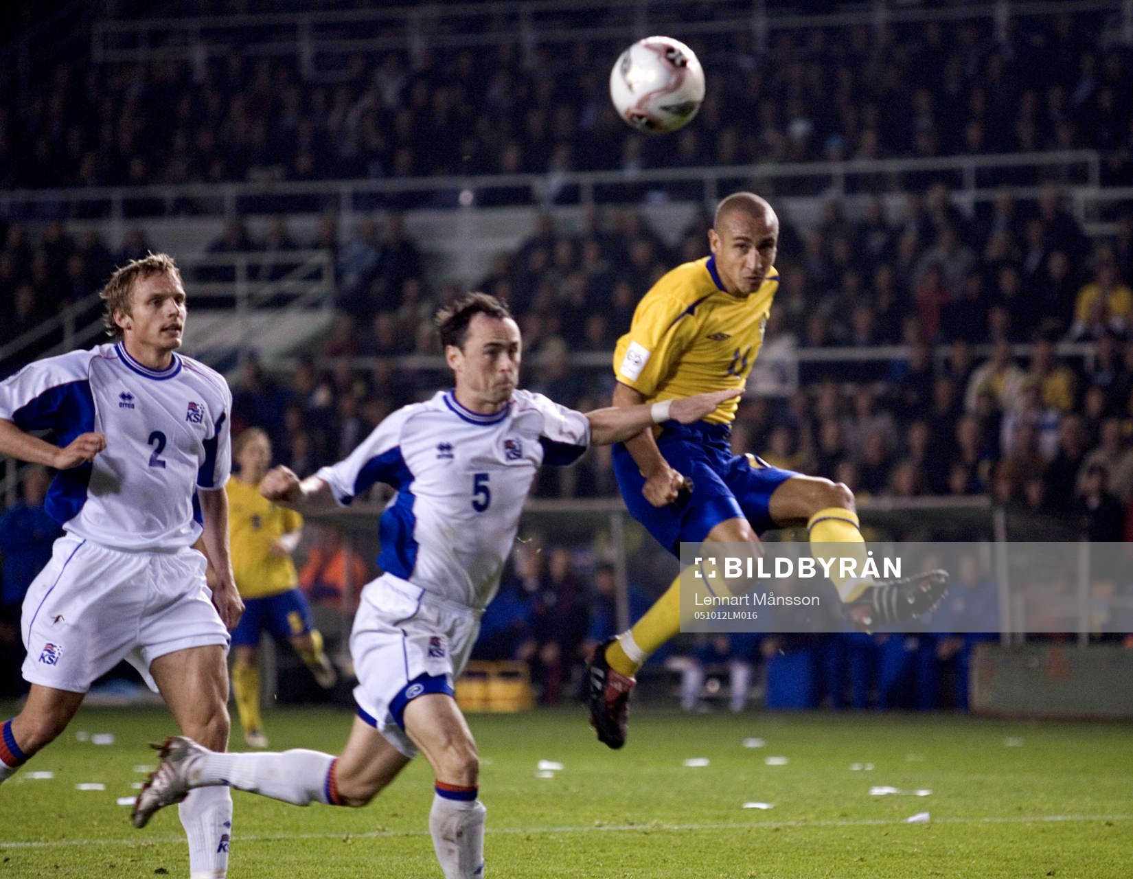 2-0, Henrik Larsson bredsidar in andra målet
