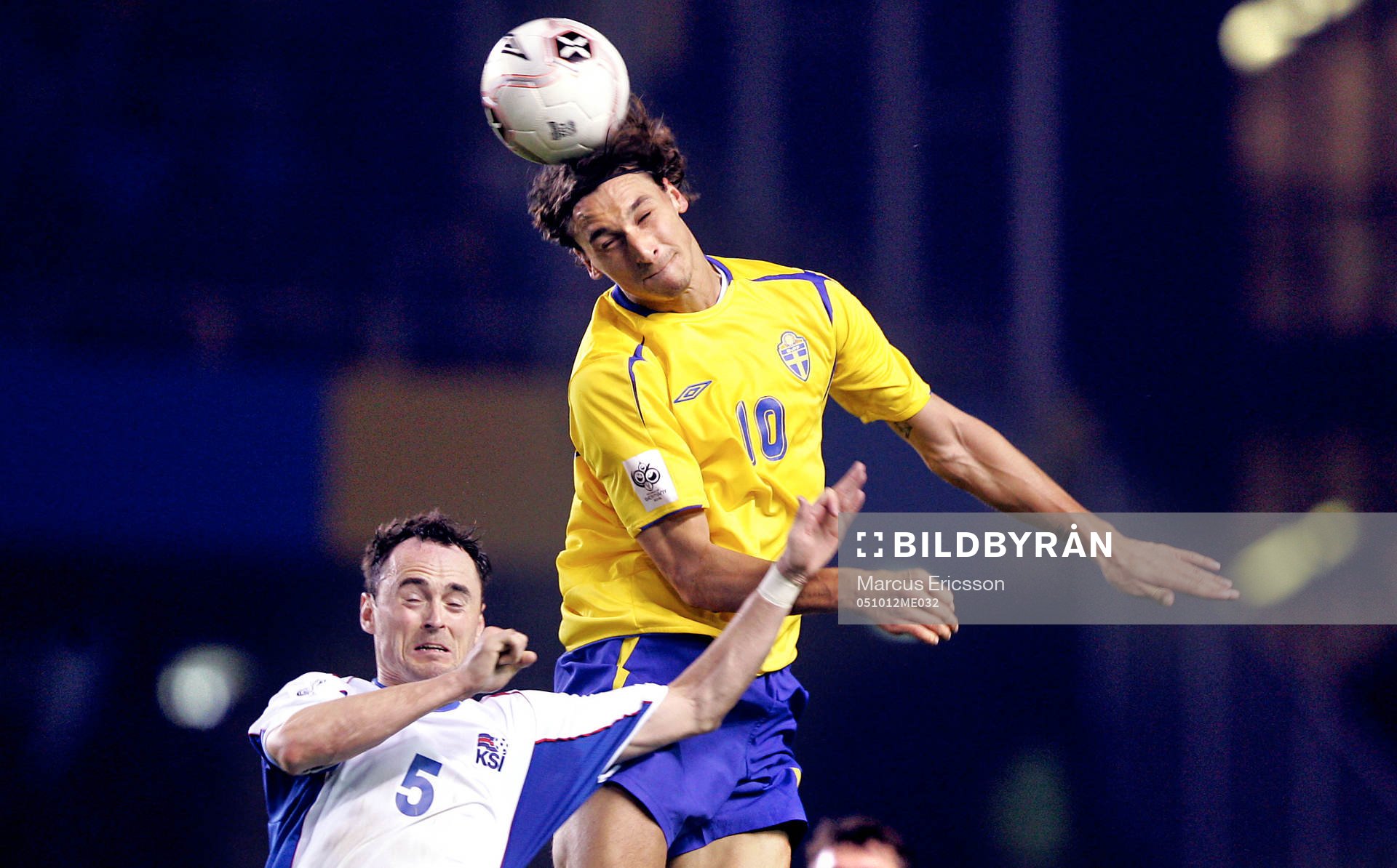 Zlatan Ibrahimovic i nickduell med Audun Helgason som ger