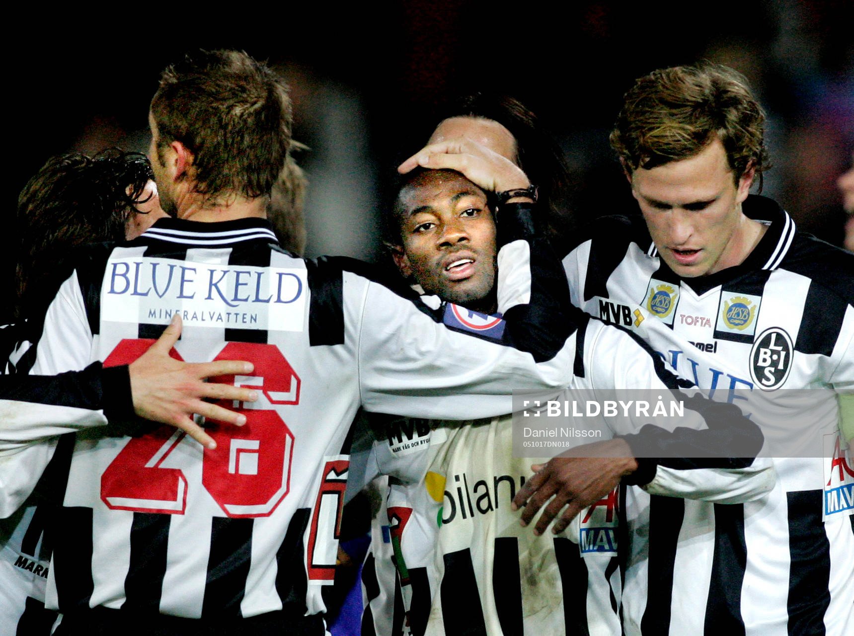  Kevin Amuneke, (mitten) jubel efter sitt mål.