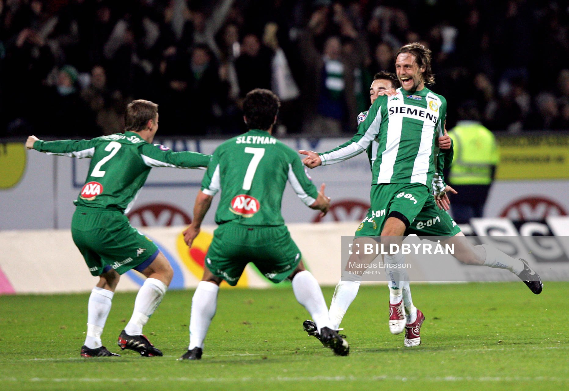   Jubel i Hammarby efter att Max von Schlebrügge sparkat in 1-0
