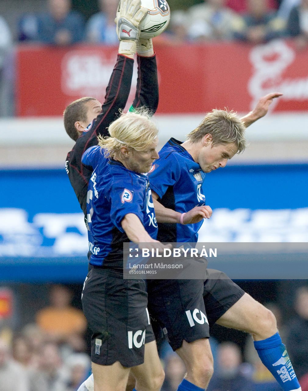 Daniel Andersson, målvakt, Helsingborg, fångar bollen
