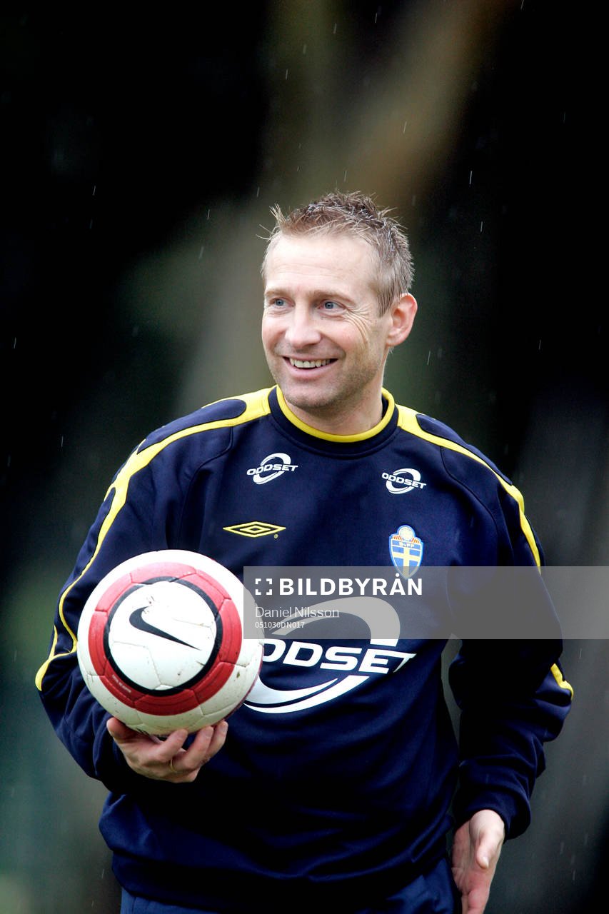 Thomas Dennerby, förbundskapten Sverige, leder ett