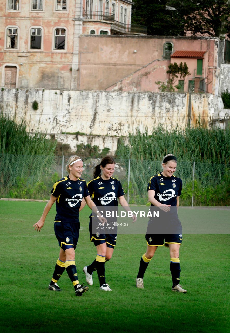 Anna Sjöström, Malin Moström och Hanna Marklund, Sverige
