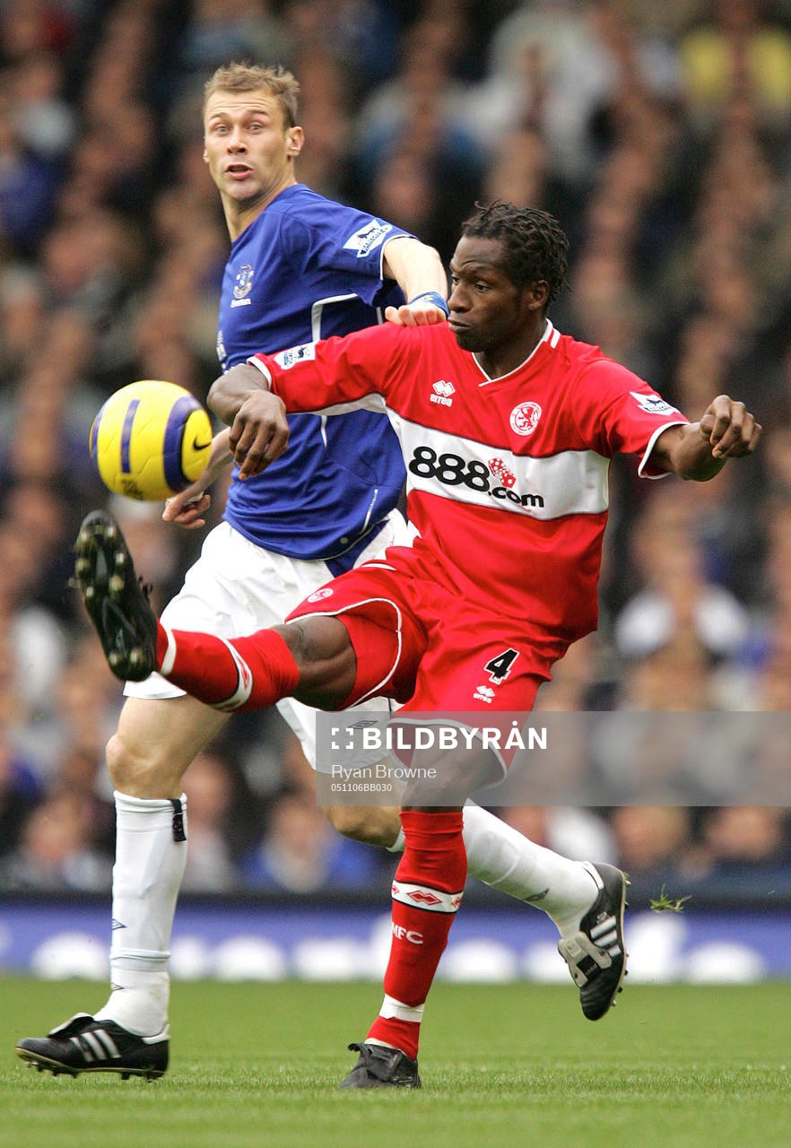 Evertons Duncan Ferguson och Middlesbroughs Ugo Ehiogu