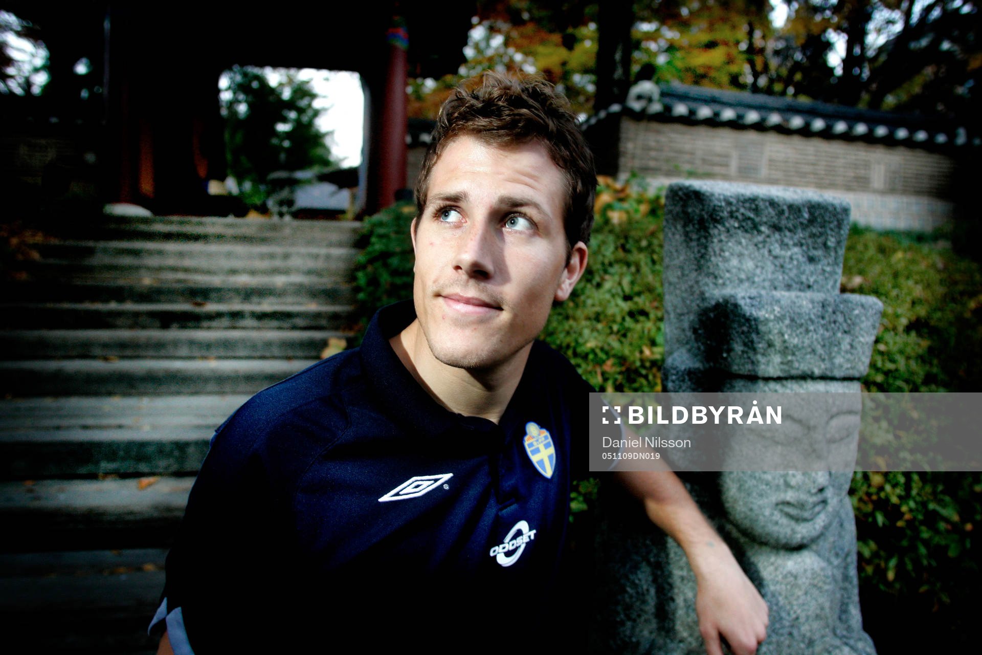 Tobias Hysén, utanför hotellet