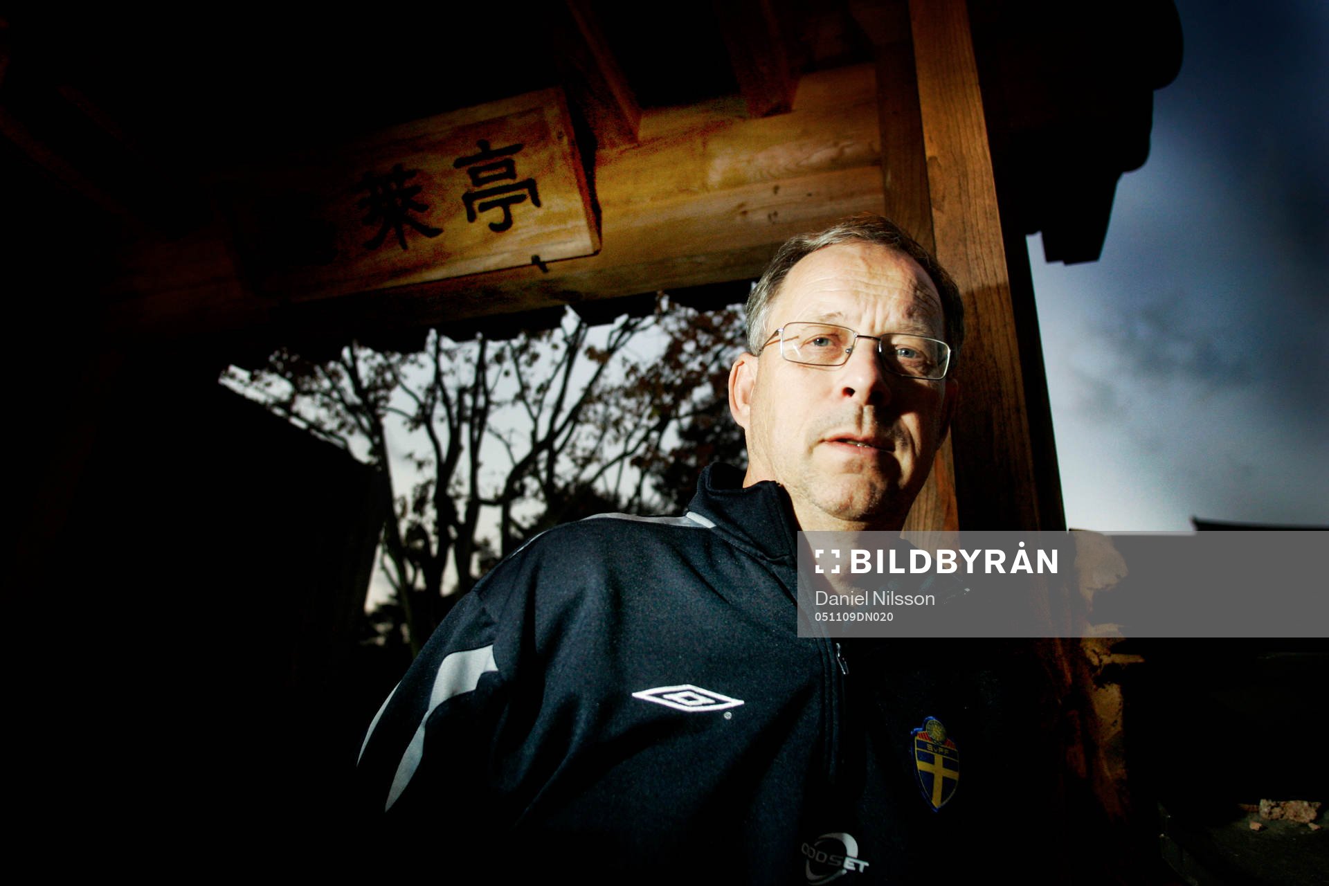 Lars Lagerbäck, Förbundskapten Sverige, utanför hotellet