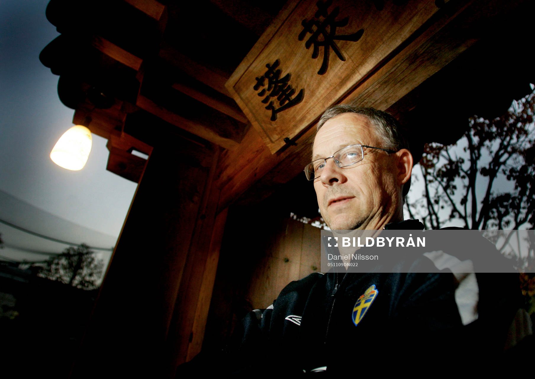Lars Lagerbäck, Förbundskapten Sverige, utanför hotellet