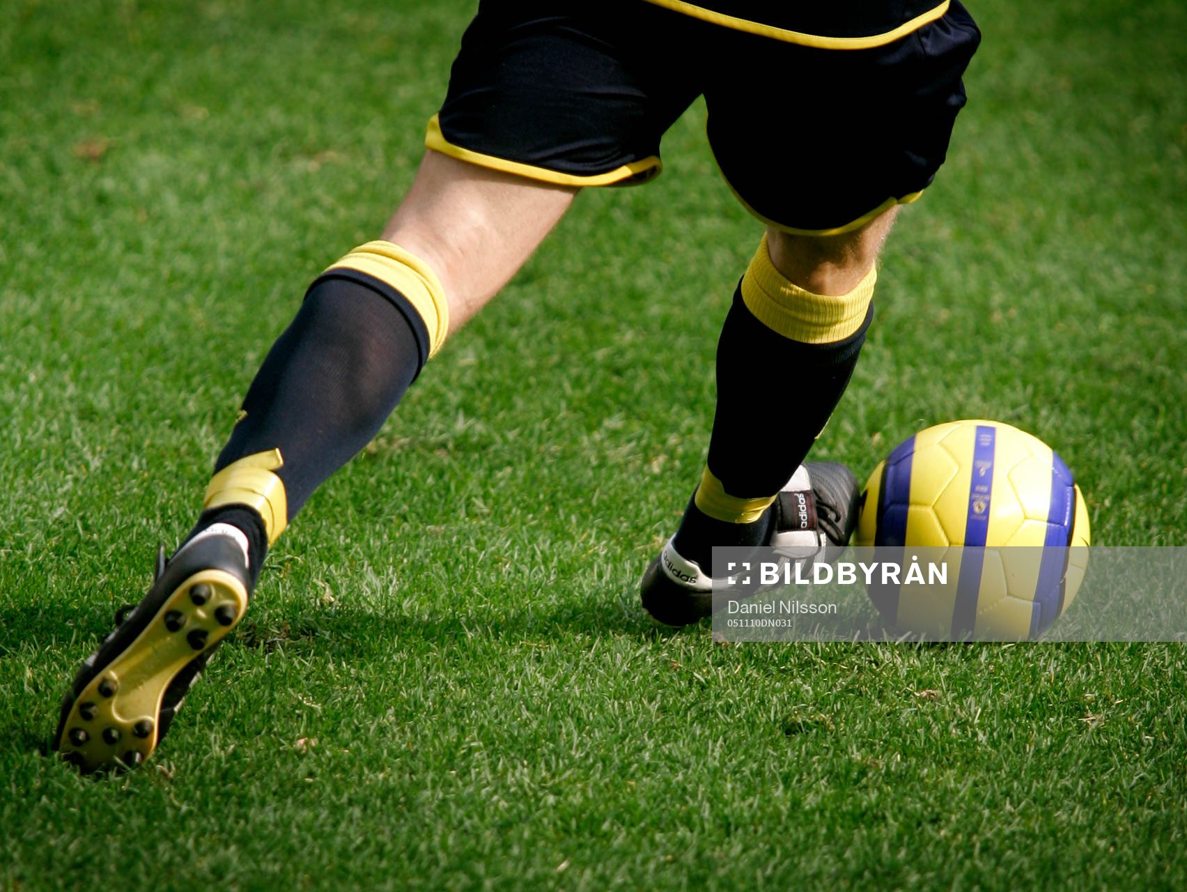 Fotboll, träning, Sverige, benskydd, skor, dobbar,