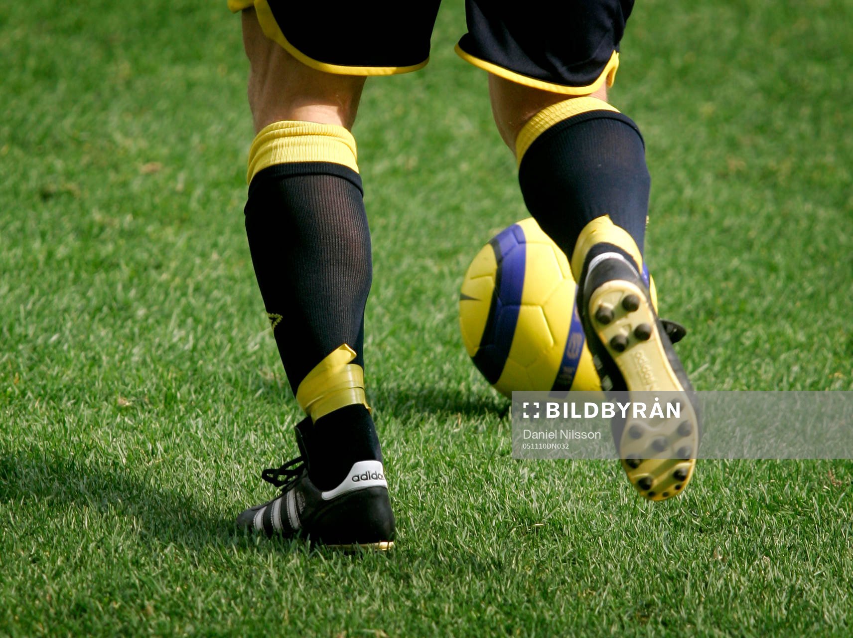 Fotboll, träning, Sverige, benskydd, skor, dobbar,