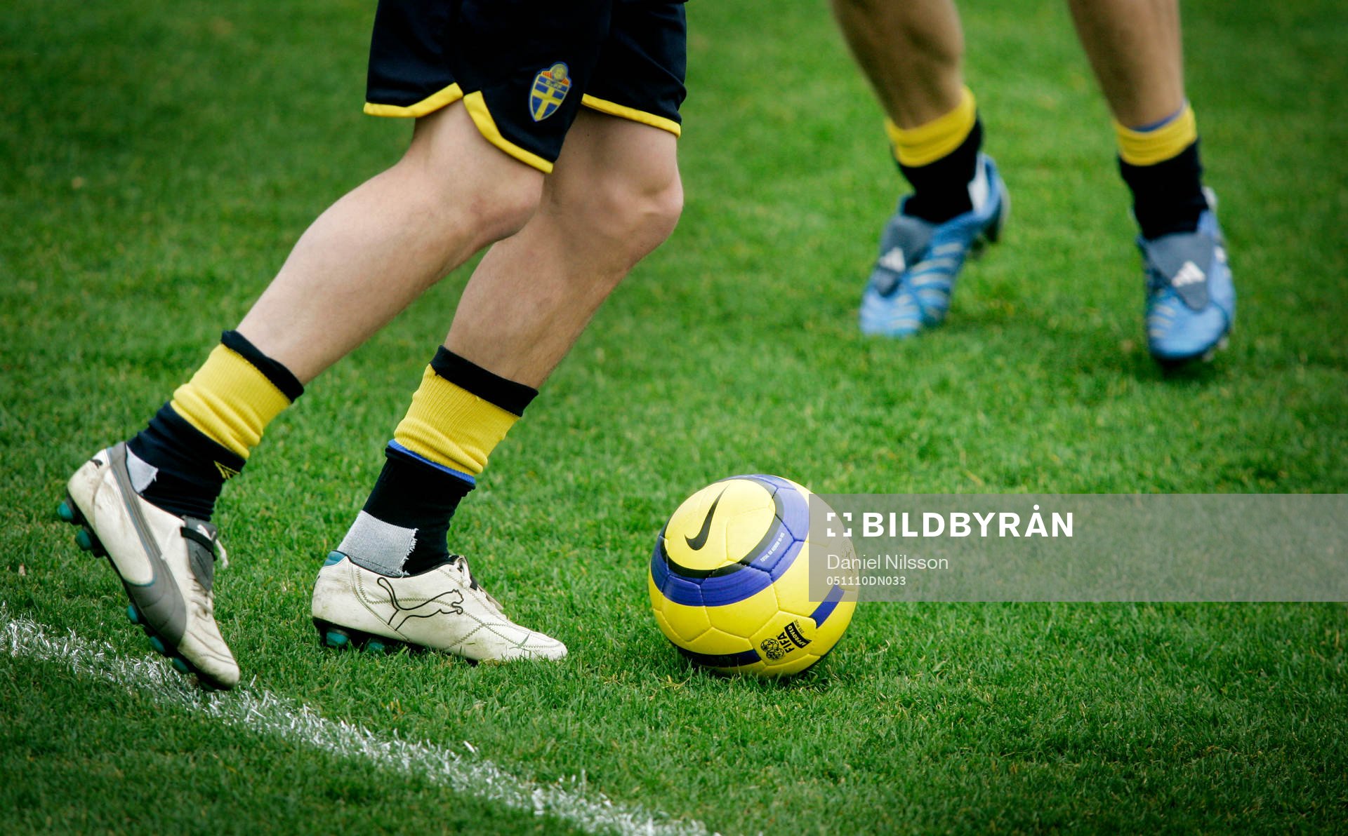 Fotboll, träning, Sverige, benskydd, skor, dobbar,