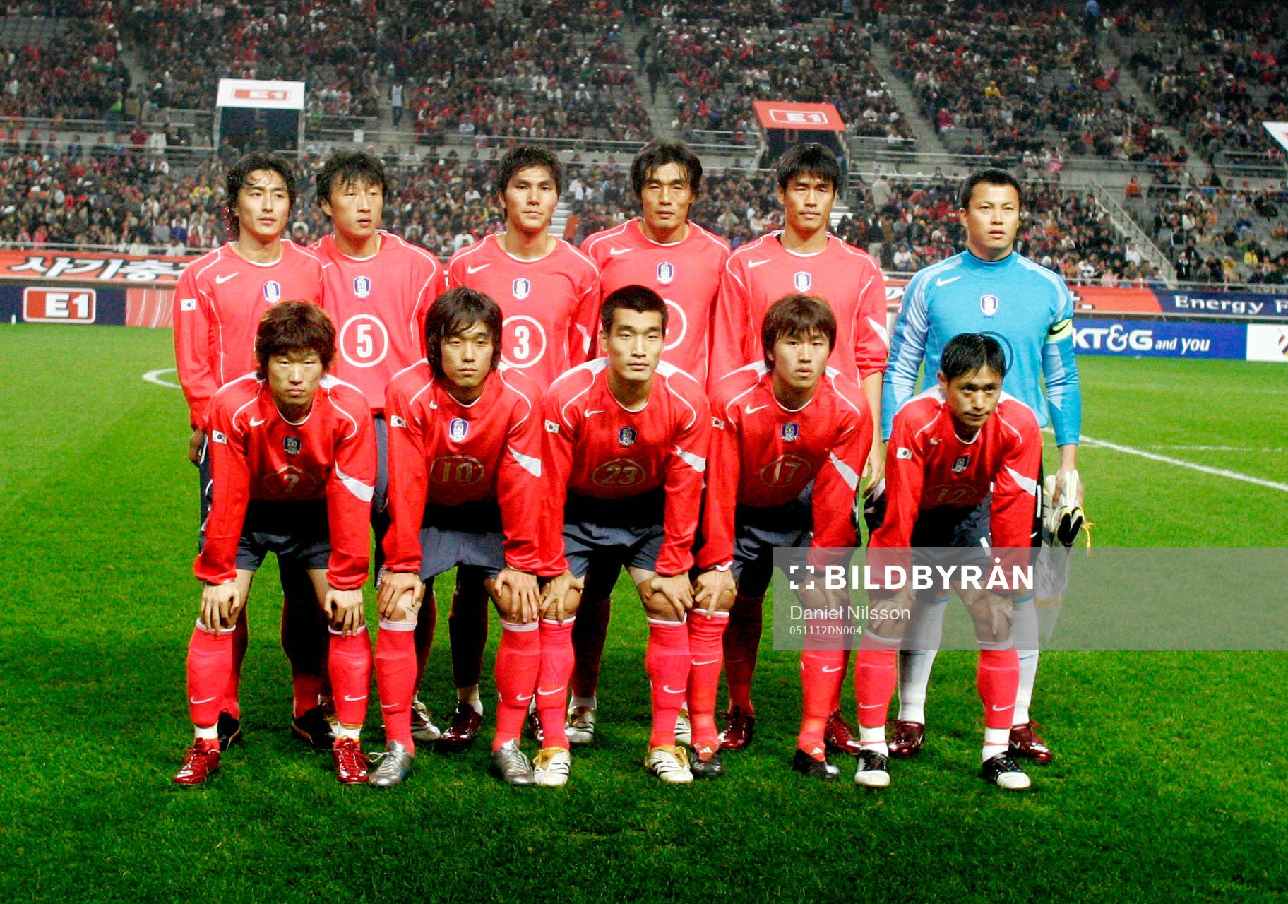 Korea Laguppställning, lagbild: överst från vänster: