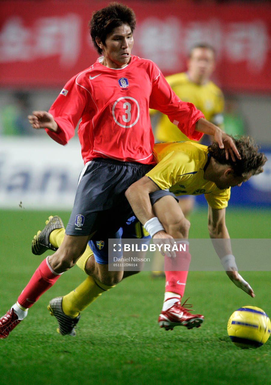 Jin Dong Kim, Sydkorea och Johan Elmander, Sverige