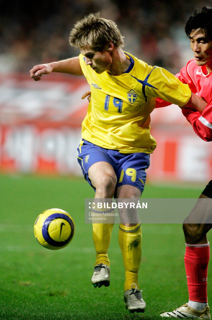 Markus Rosenberg, Sverige tar sig förbi en korean