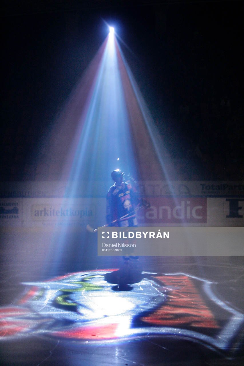 Ishockey, Malmö Redhawks ligger i allsvenskan men är på