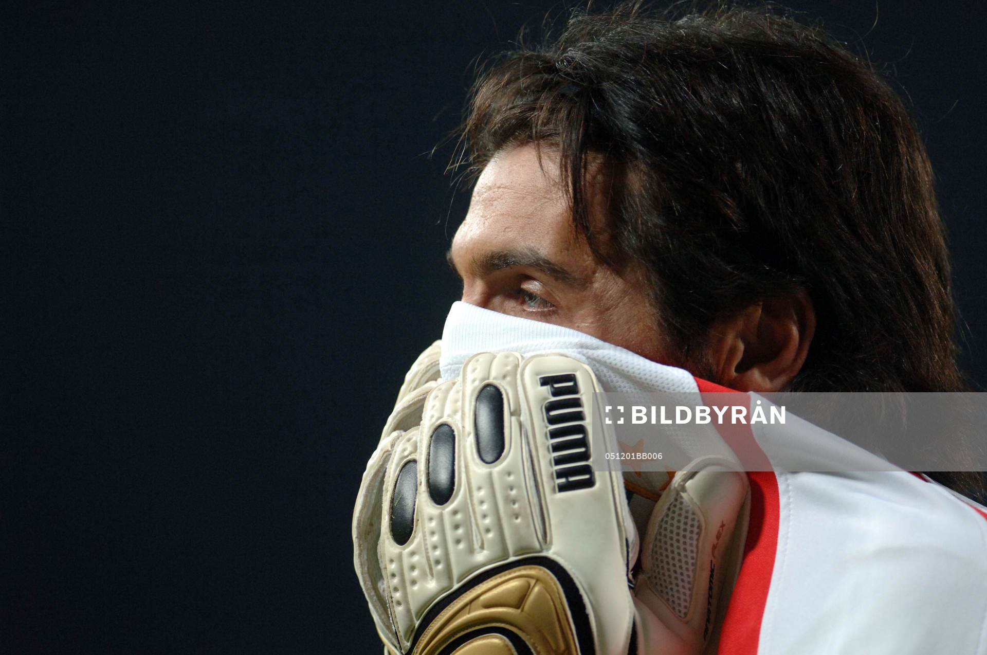 Gianluigi Buffon skyffar sig mot tårgas