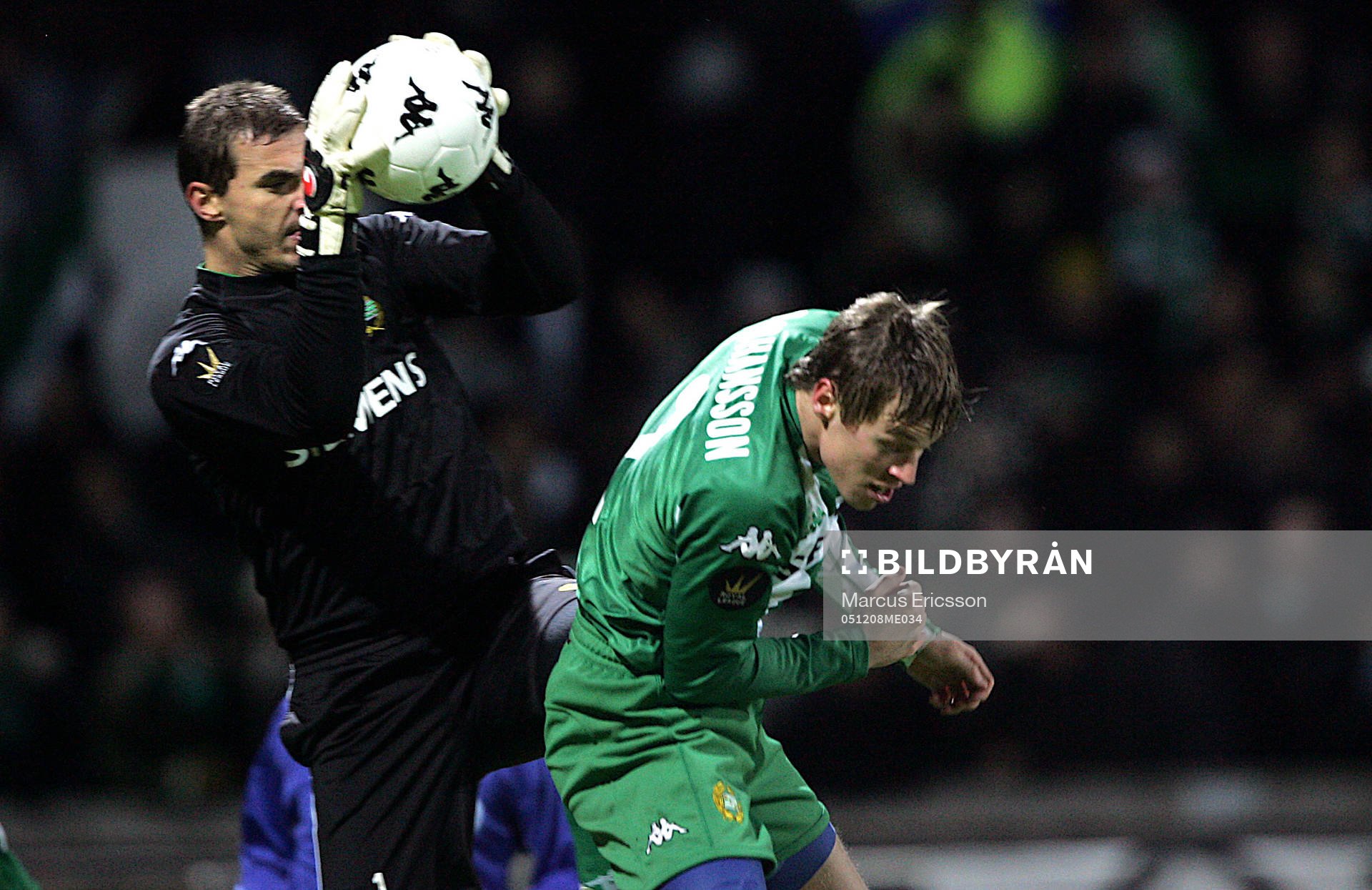 Ante Covic, målvakt, Hammarby plockar ned bollen