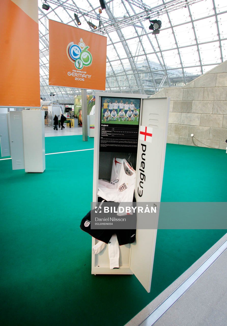 Matchkläder England, klädskåp, Mässhallen i Leipzig