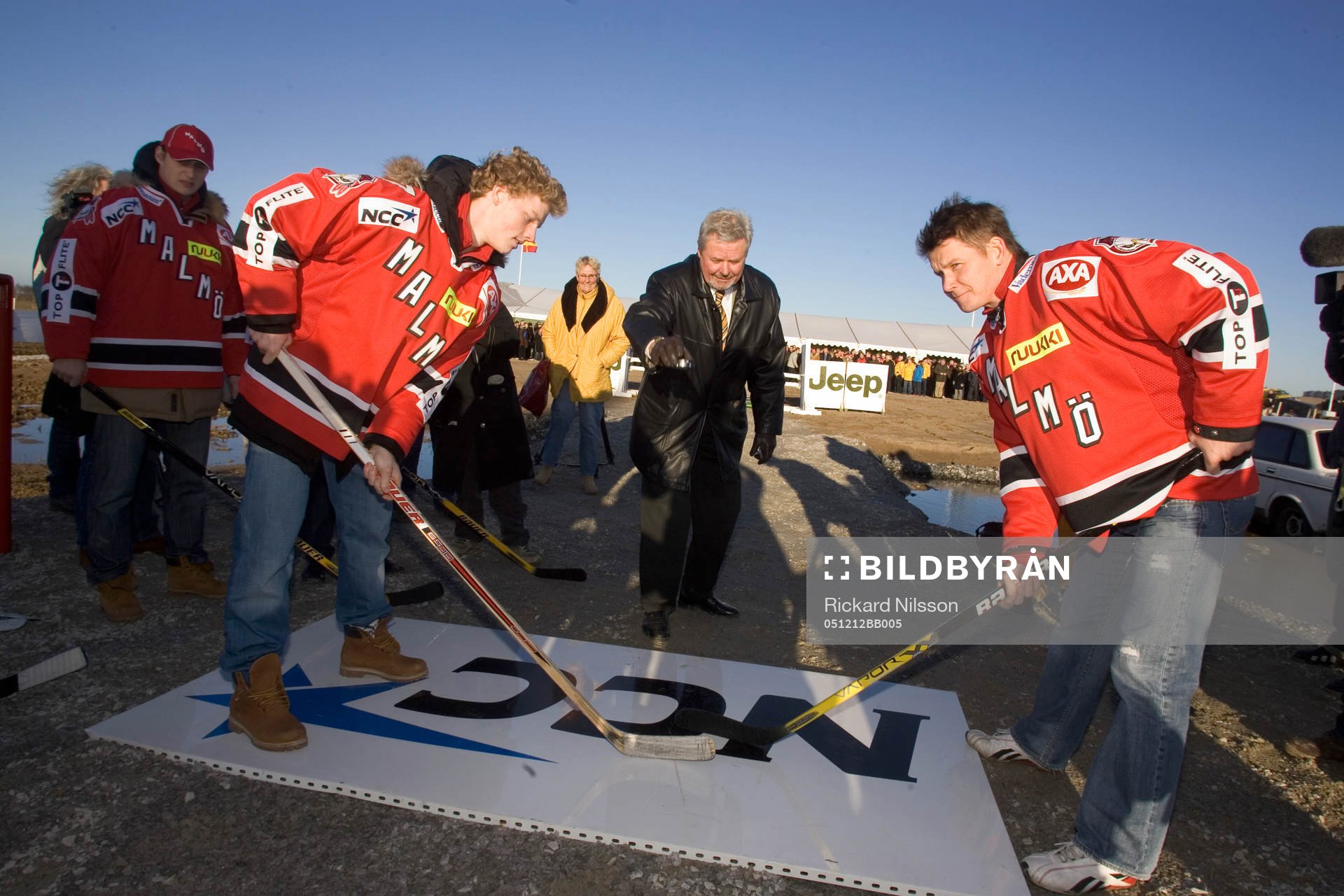 Ishockey, Ny arena i Malmö, Percy Nilsson, släpper pucken