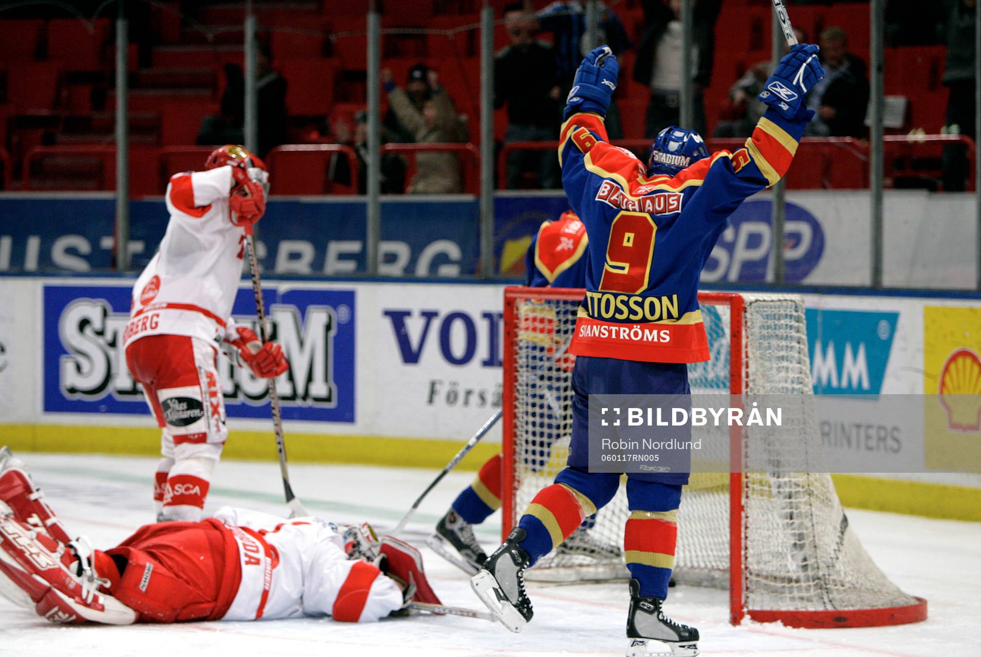 Kristoffer Ottosson gör 2-0, jubel