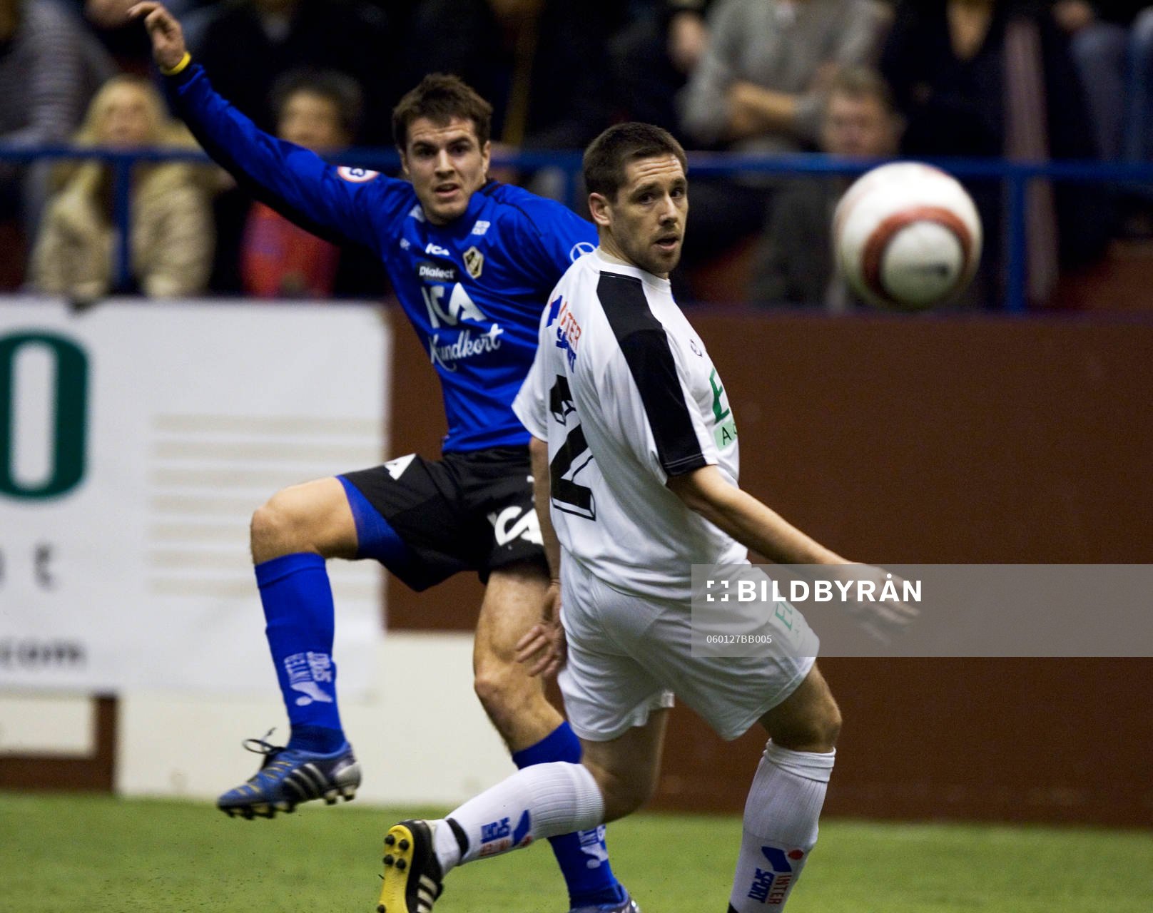 Martin Fribrock gjorde mål. Mikael Thomasson försöker