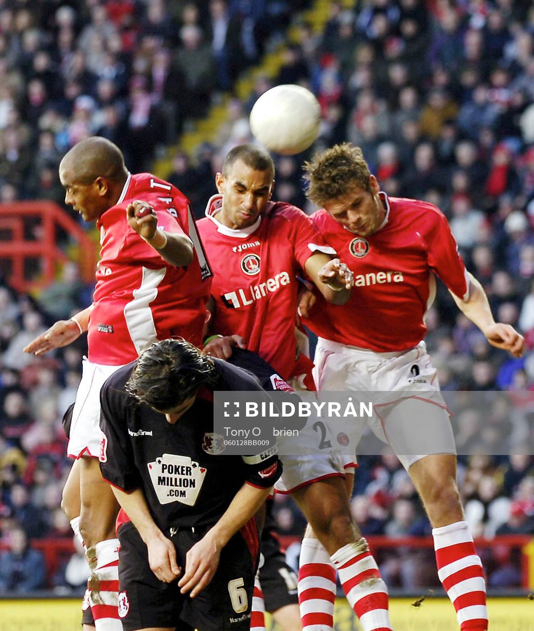  Bryan Hughes, Charlton och  John Mackie, Leyton.