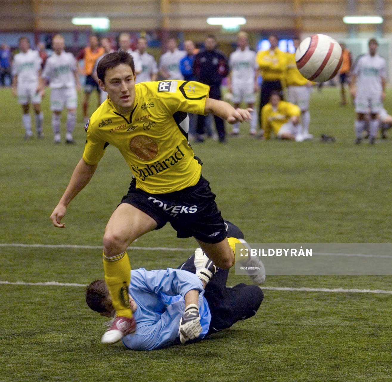 Stefan Ishizaki missar den amerikanska straffen, som räddas av Joel Ringström, IFK Hässleholm.