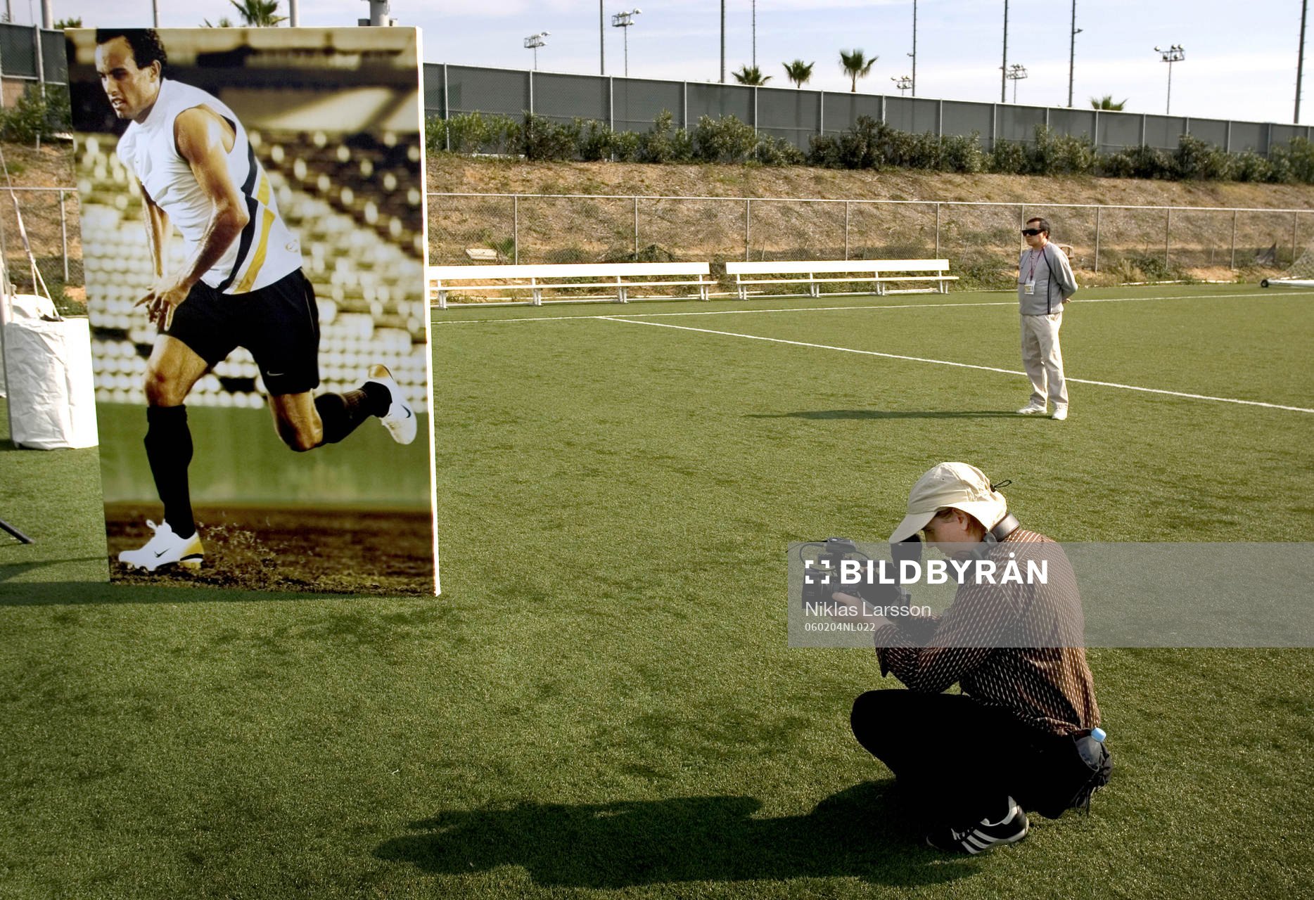 Reportage om fotboll i USA. Presskonferens med Landon