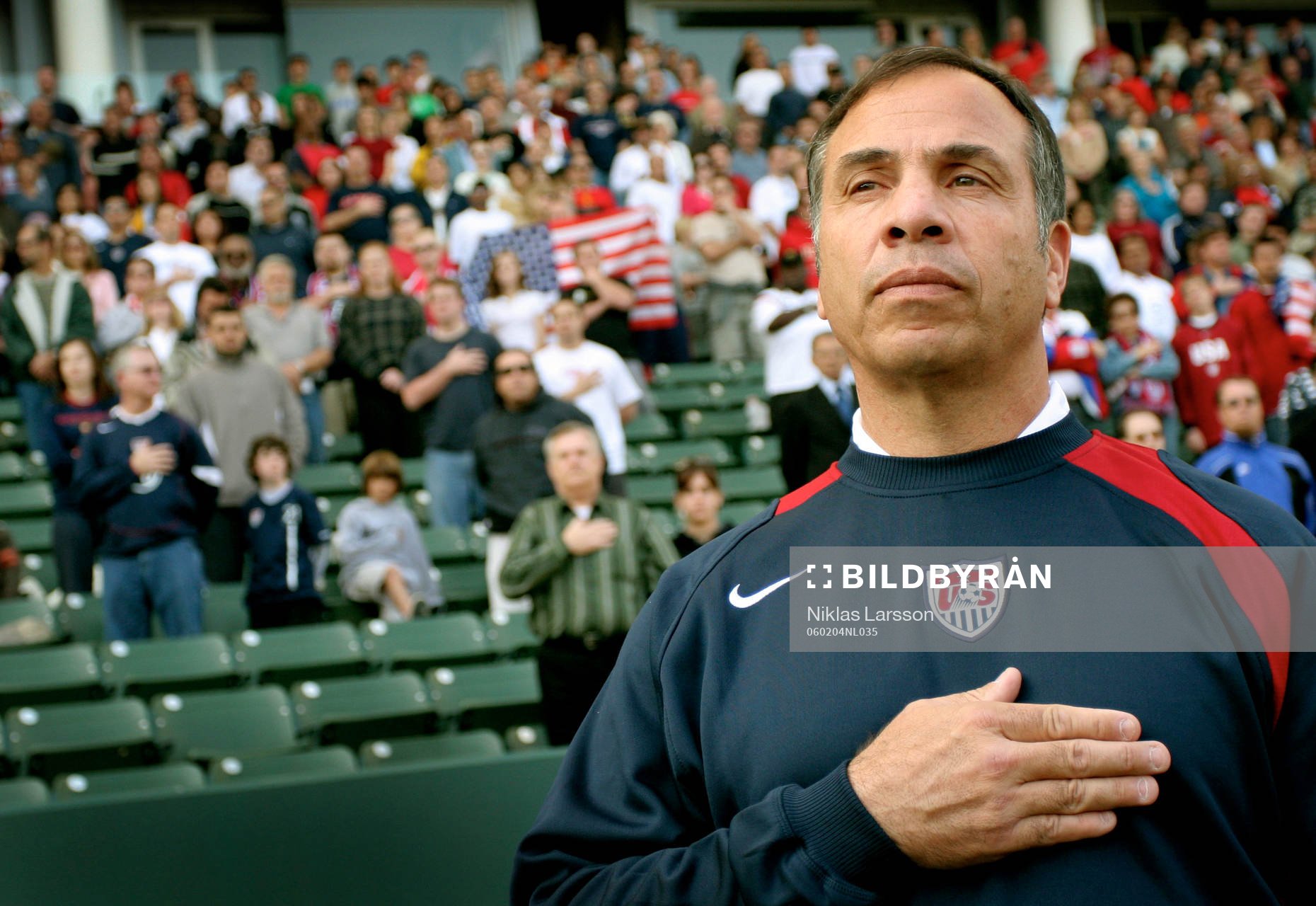 Reportage om fotboll i USA. USA-Norge. Bruce Arena,