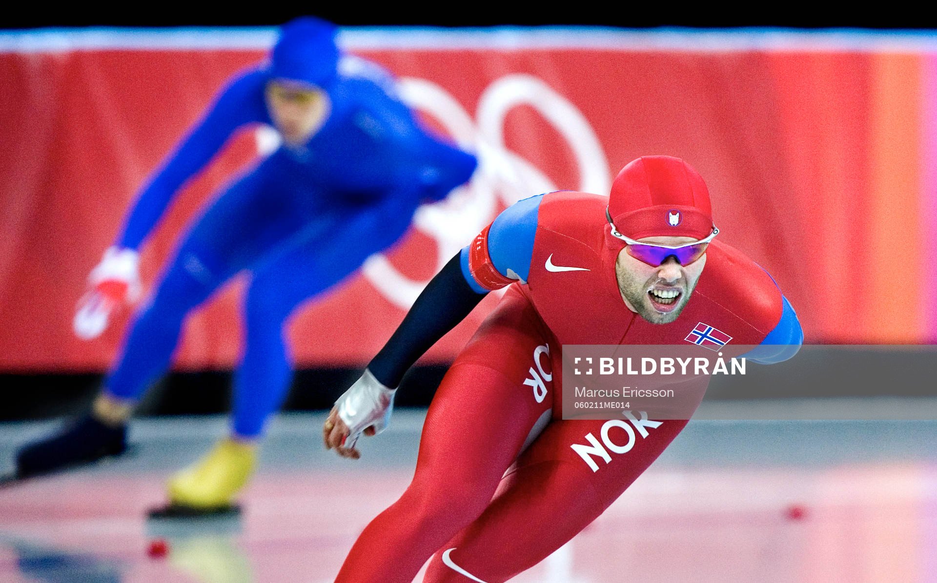 Johan Röjler har det svårt att ta sig förbi Lasse