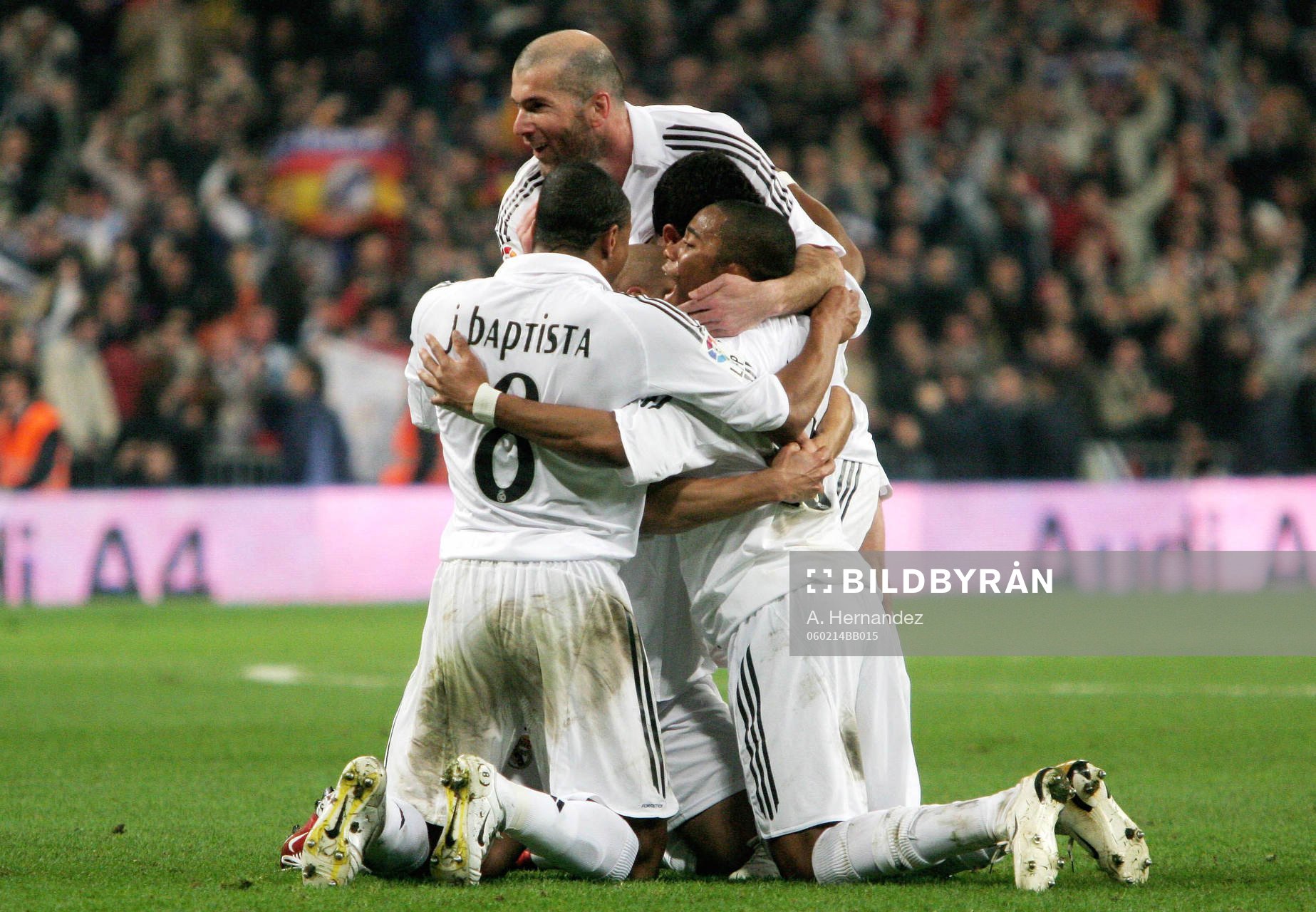 Zinedine Zidane, jubel med lagkamrater