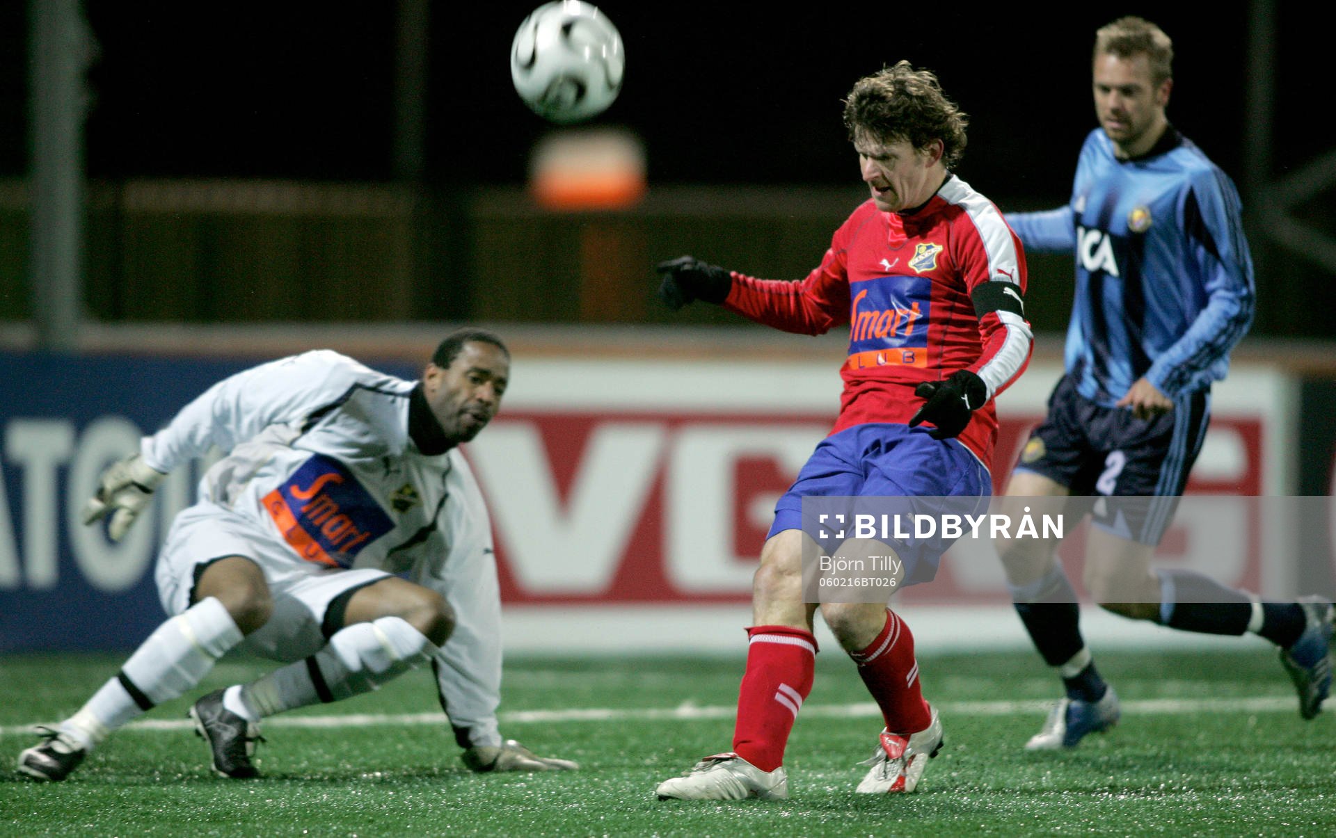 Steven Lustü, Lyn med målvakten Eddie Gustafsson. Mattias