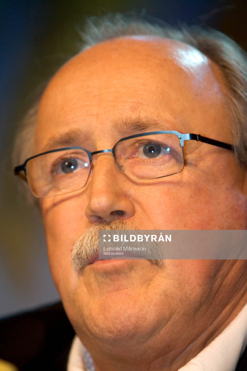 Fotboll, presskonferens, Henke Larsson