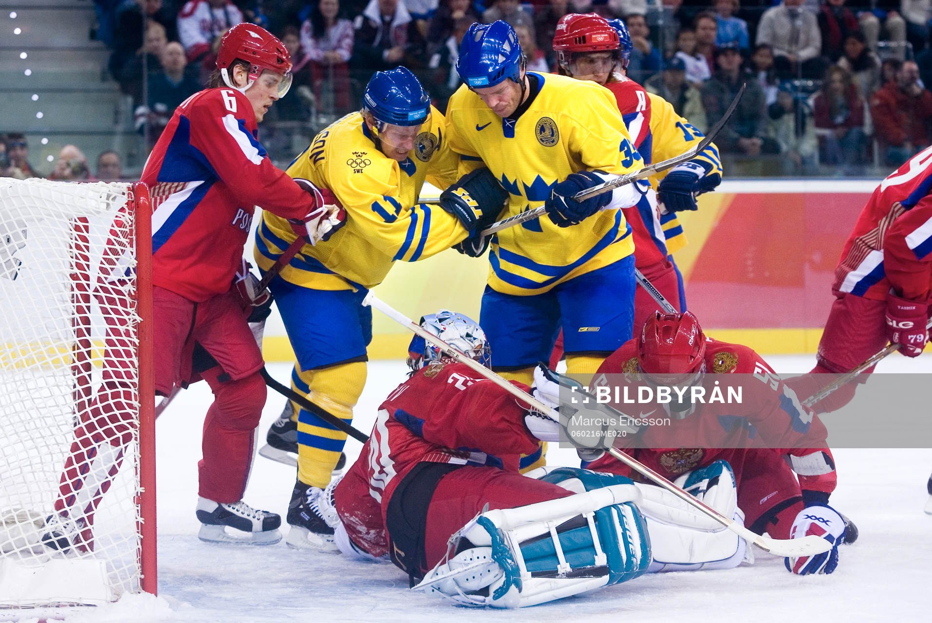 Daniel Alfredsson och Fredrik Modin pressar på framför