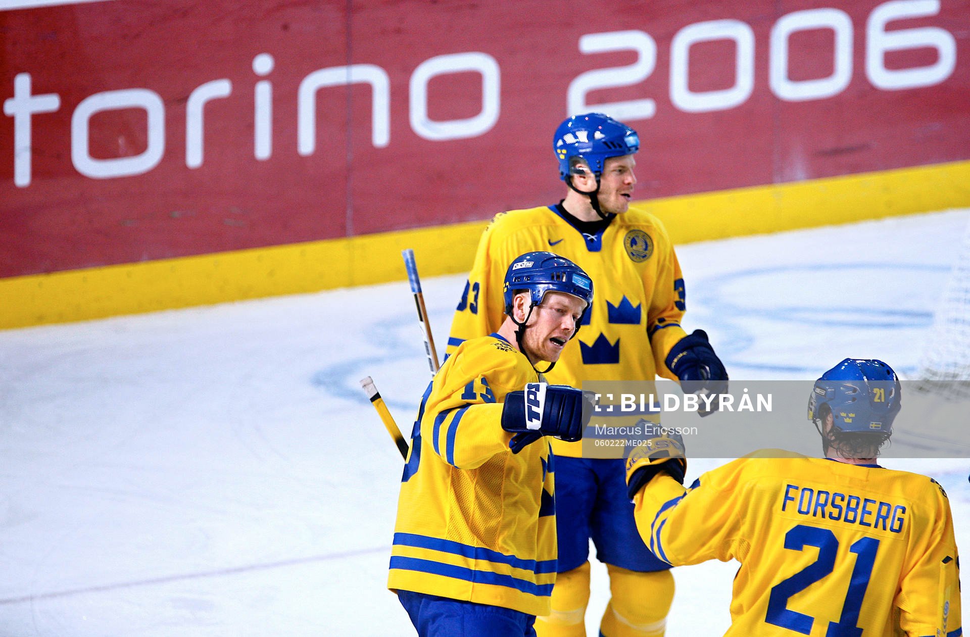 Fredrik Modin, Mats Sundin och Peter Forsberg, jubel