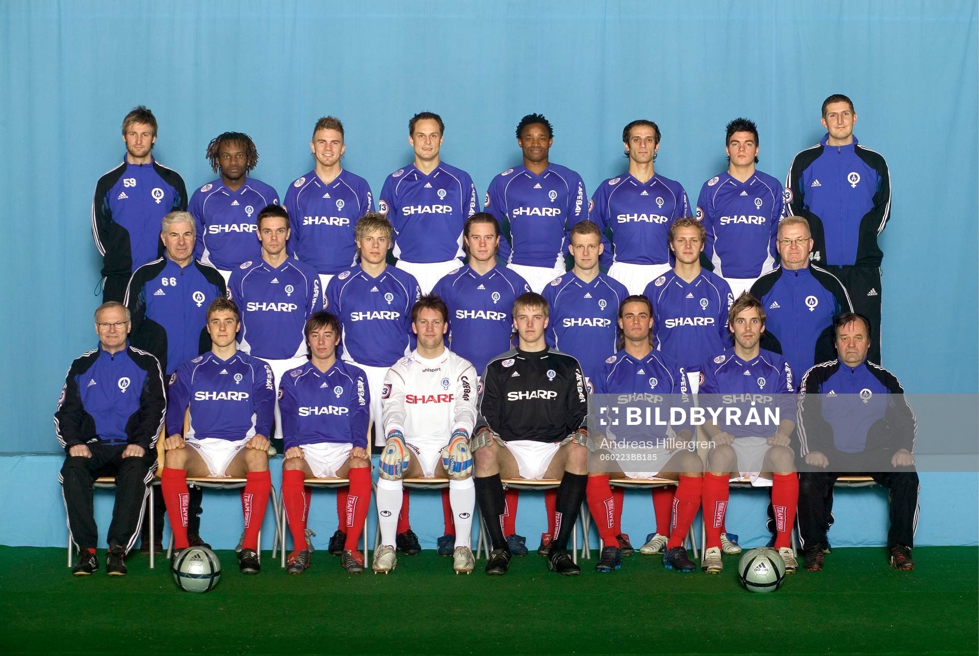  Bakre raden från vänster: Peter Edenholm (sjukgymnast), Blaise MBemba, Pontus Karlsson, Mats Haglund, Sheriff Suma, Imad Shhadeh, Christoffer Karlsson, Örjan Dahlström (målvaktstränare)